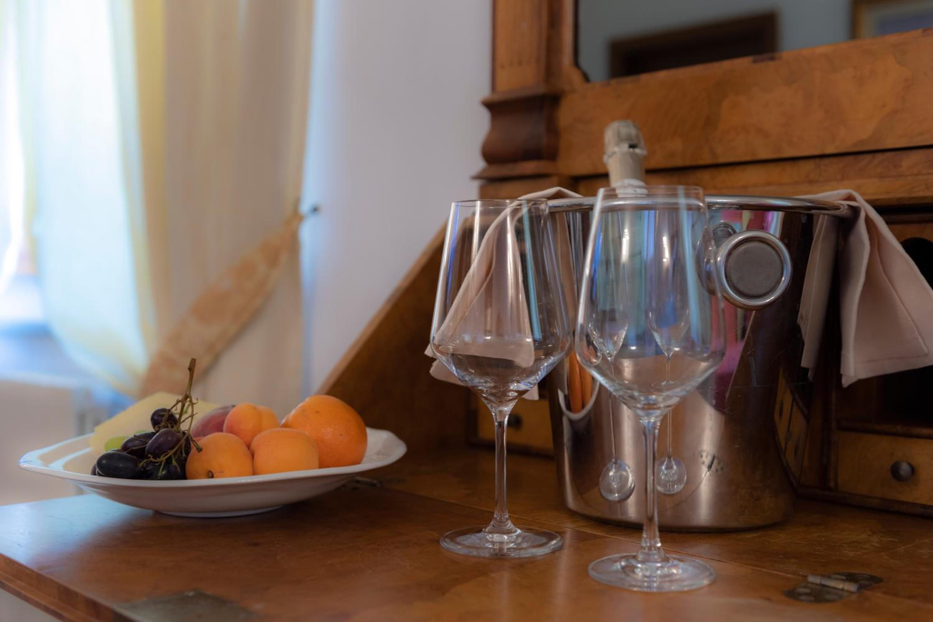 Suite - Photo 3