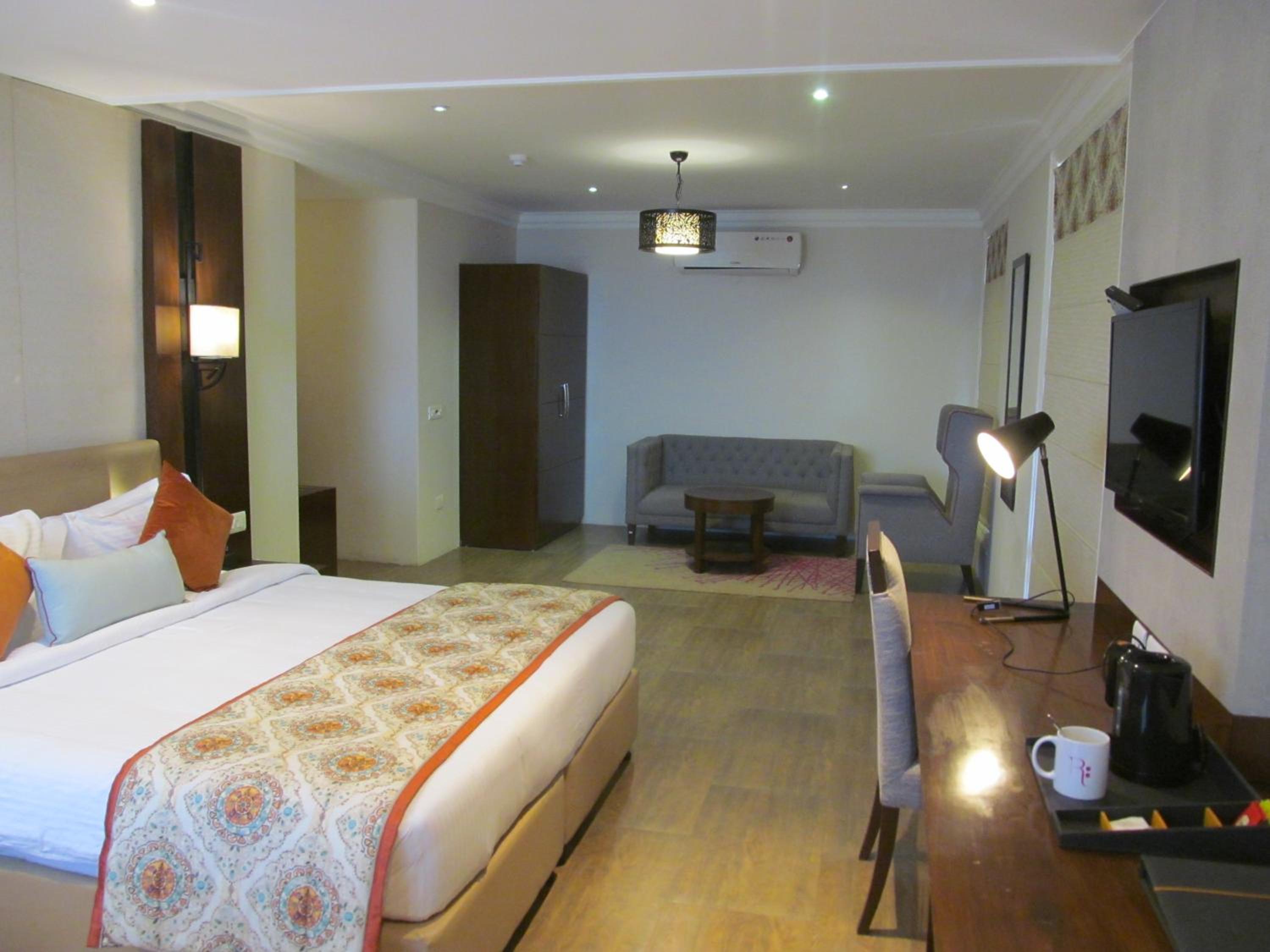 Executive Rooms with Valley View & Balcony - Photo 6