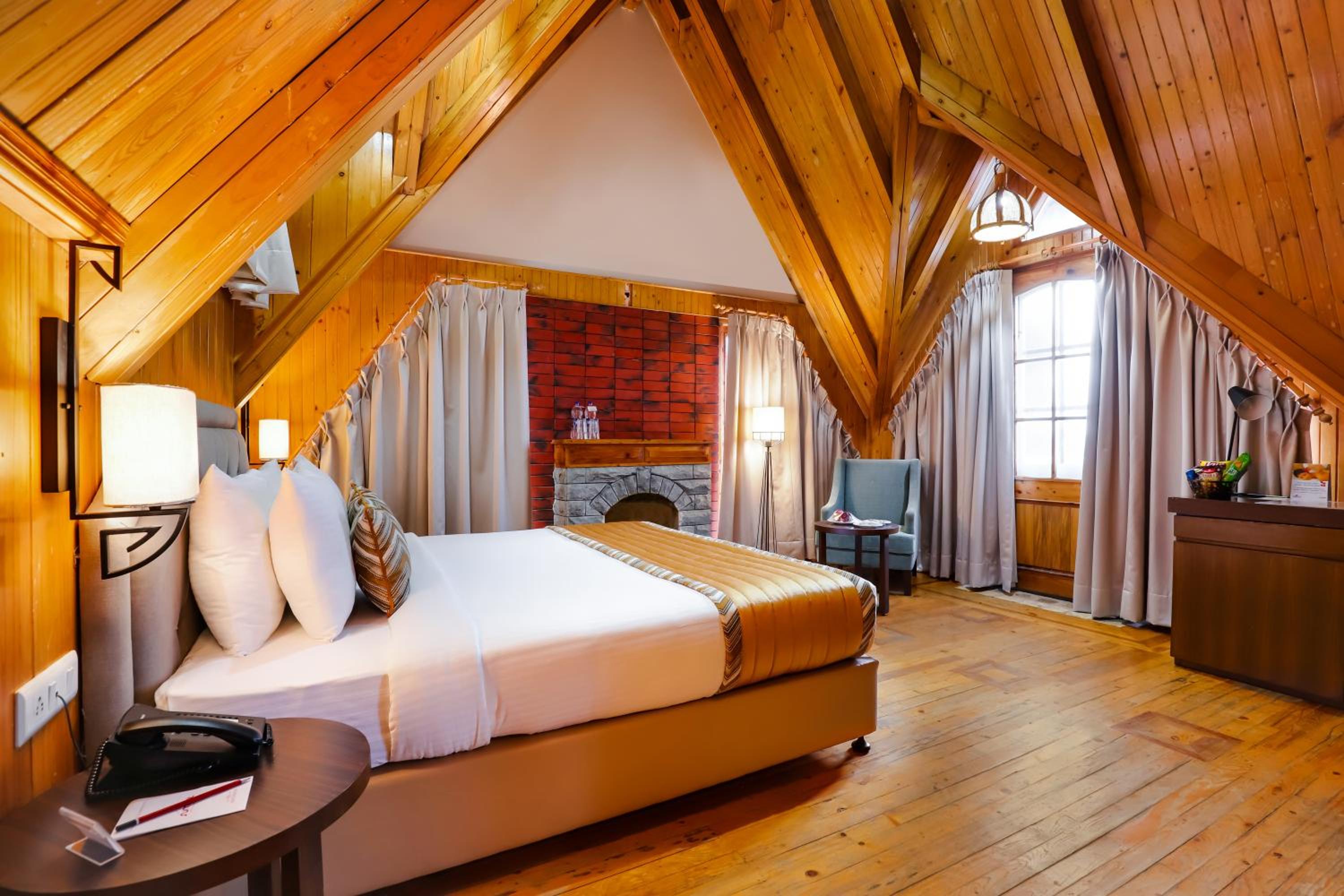 Executive Rooms with Valley View & Balcony - Photo 4