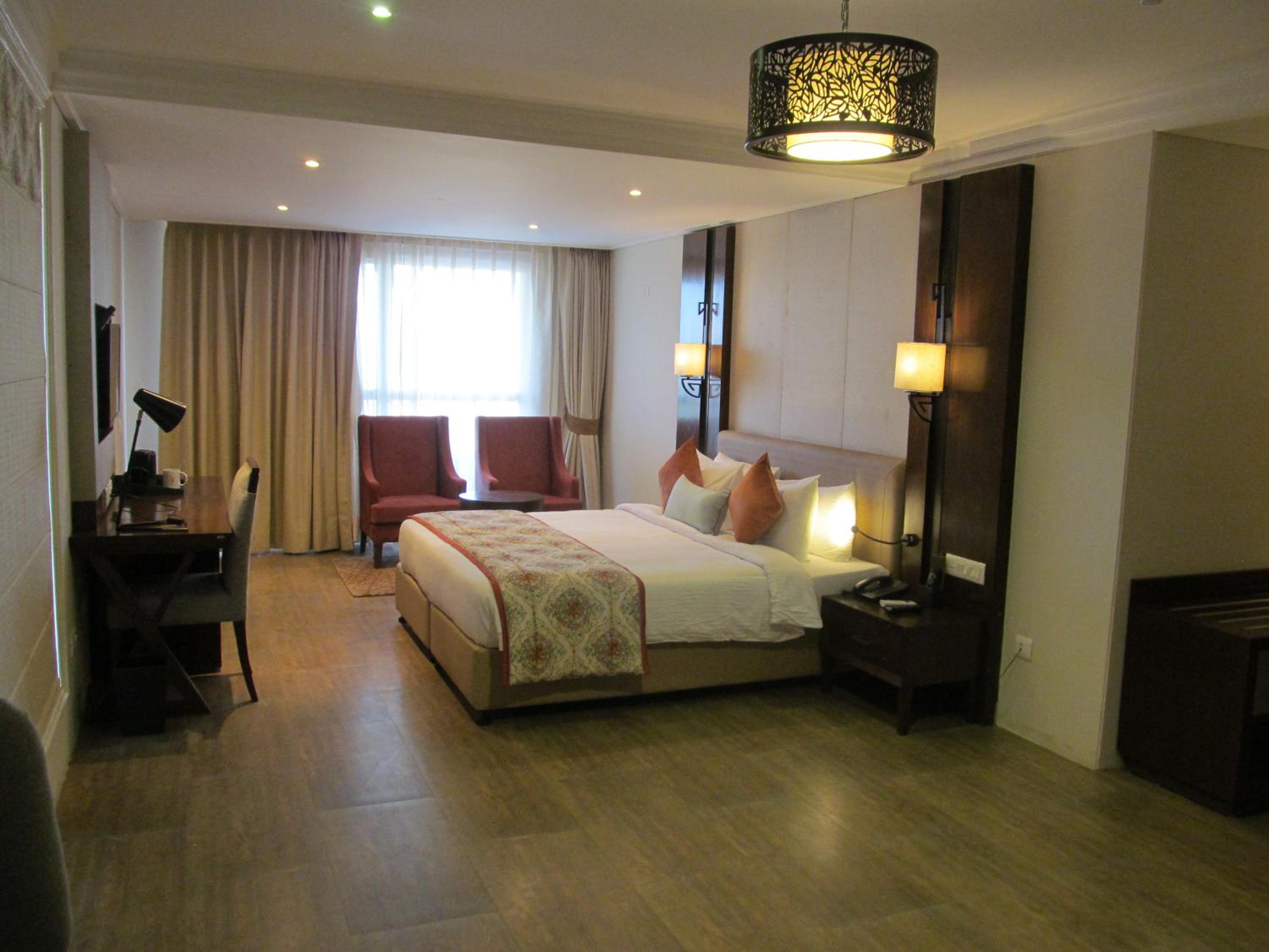 Executive Rooms with Valley View & Balcony - Photo 5