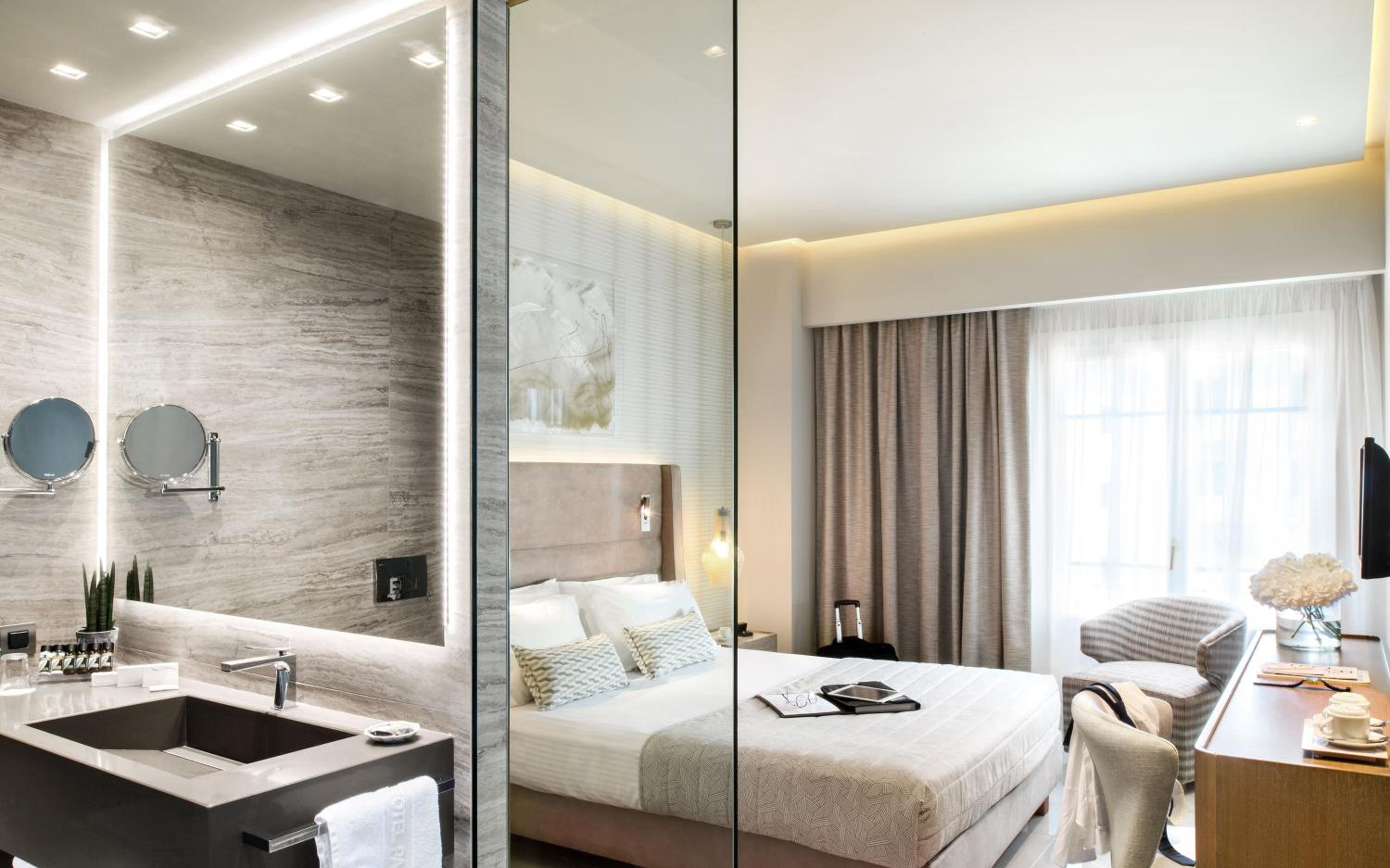 Deluxe Double or Twin Room - Photo 8