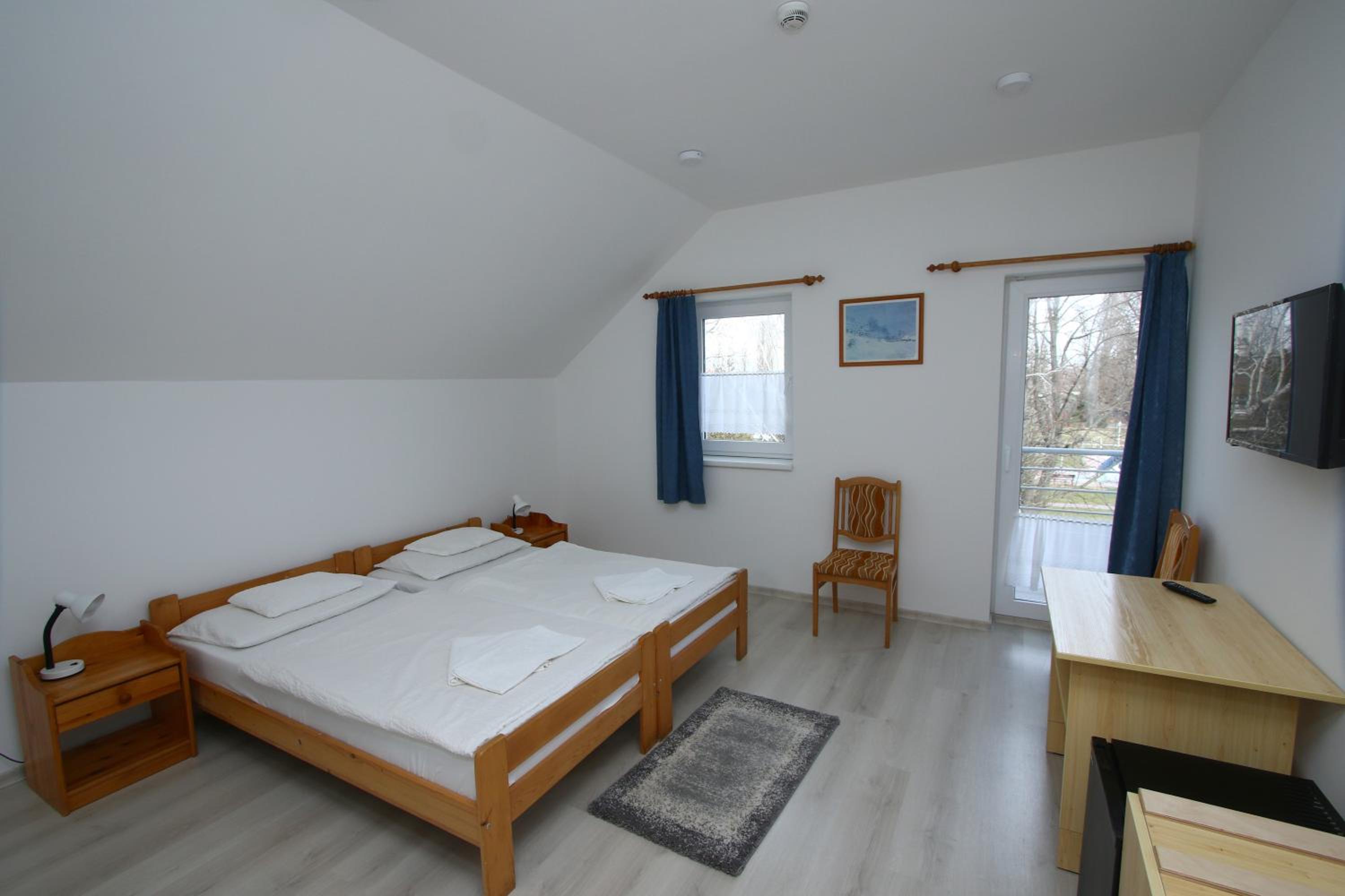 Standard Double or Twin Room photo 2