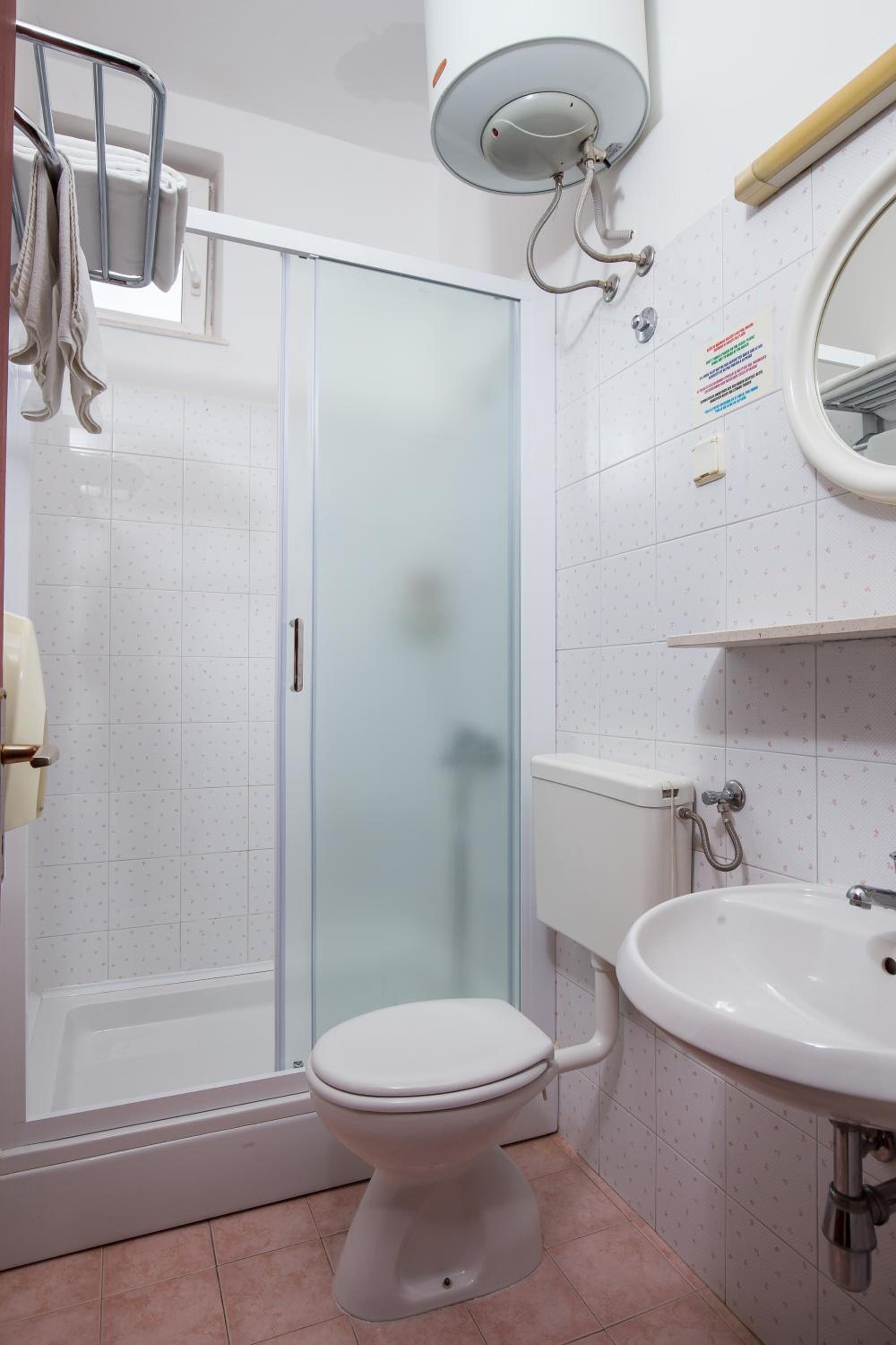 Double or Twin Room with Balcony and Sea View photo 2