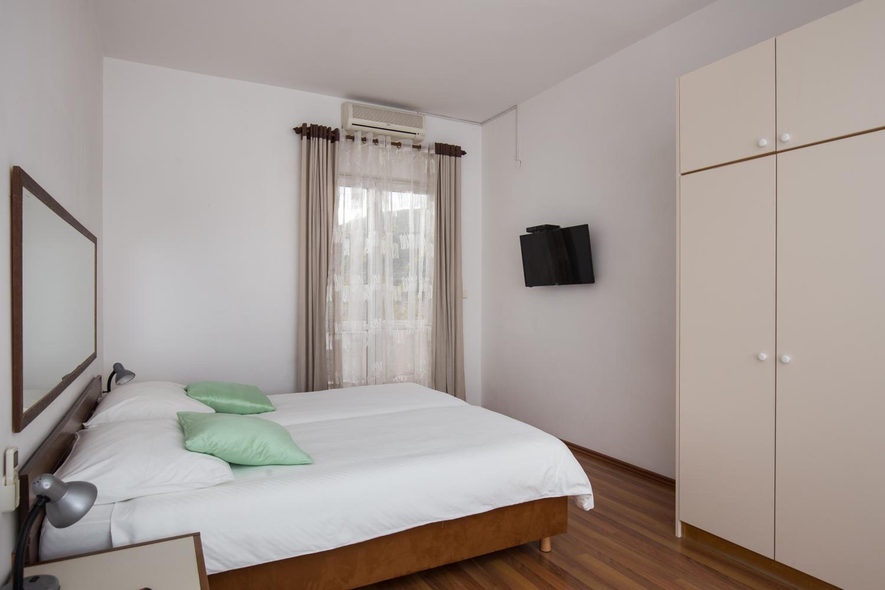 Comfort Studio Apartment with Balcony and Sea View photo 1