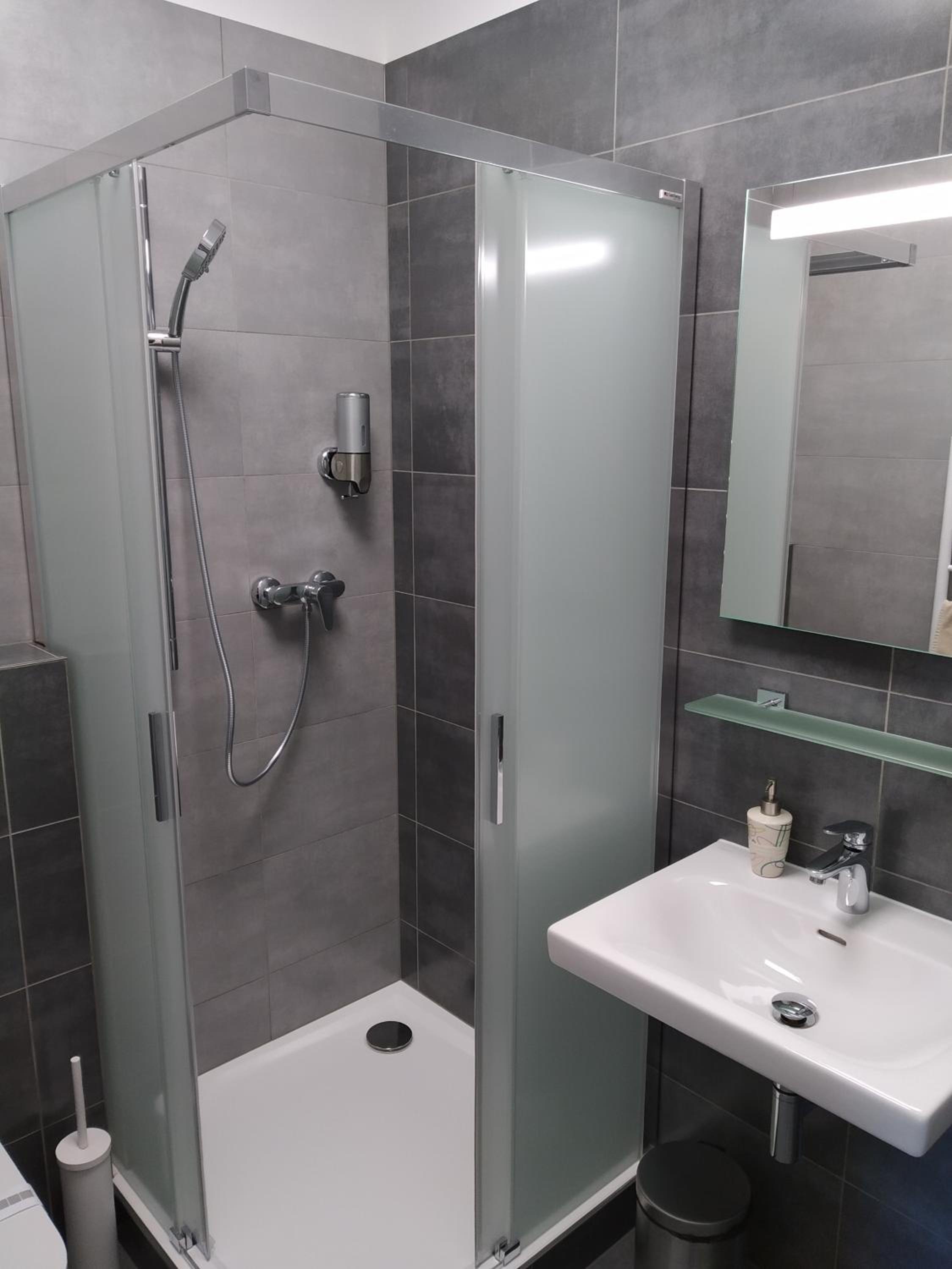 Double Room - Photo 4