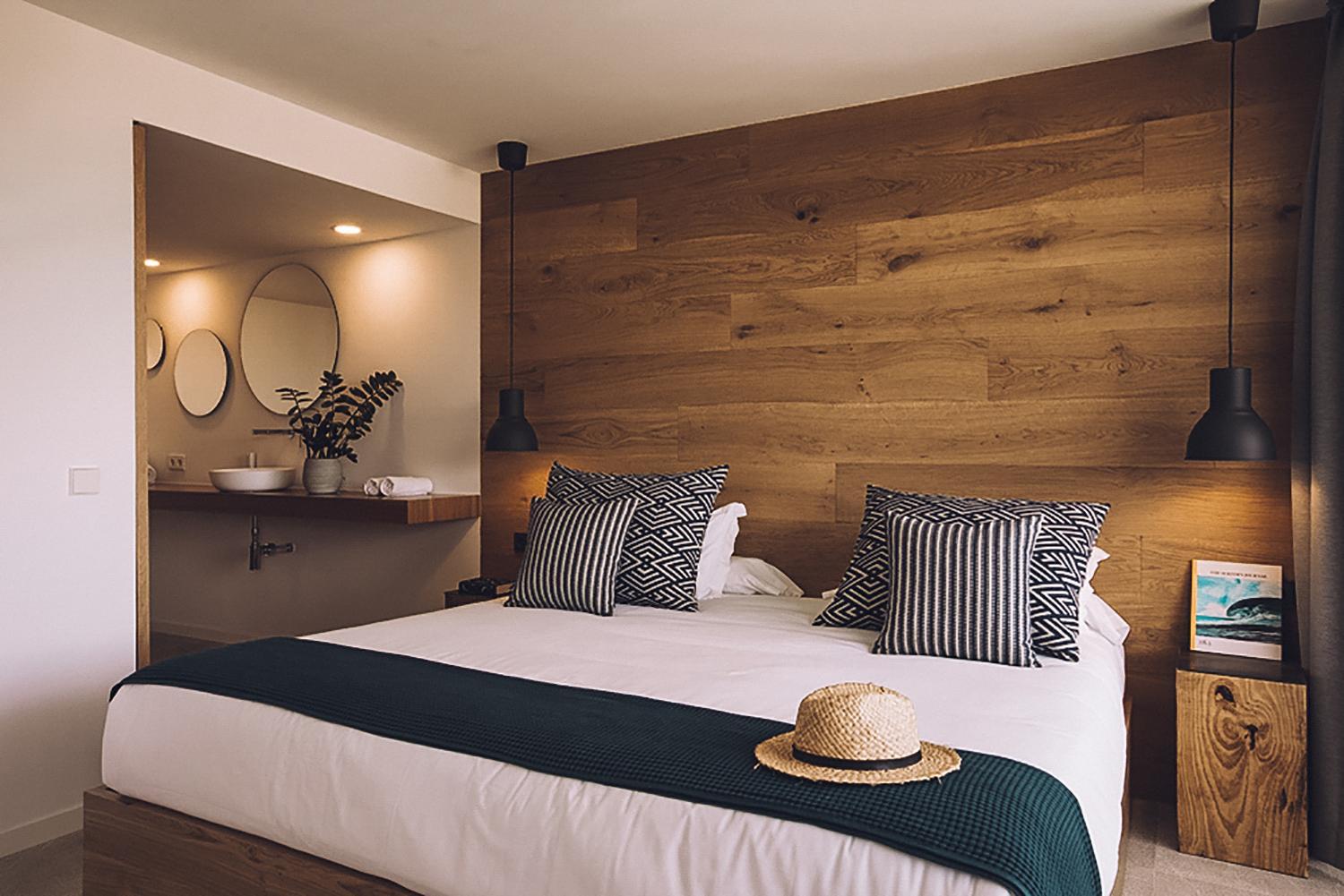 Premium Suite - Photo 14