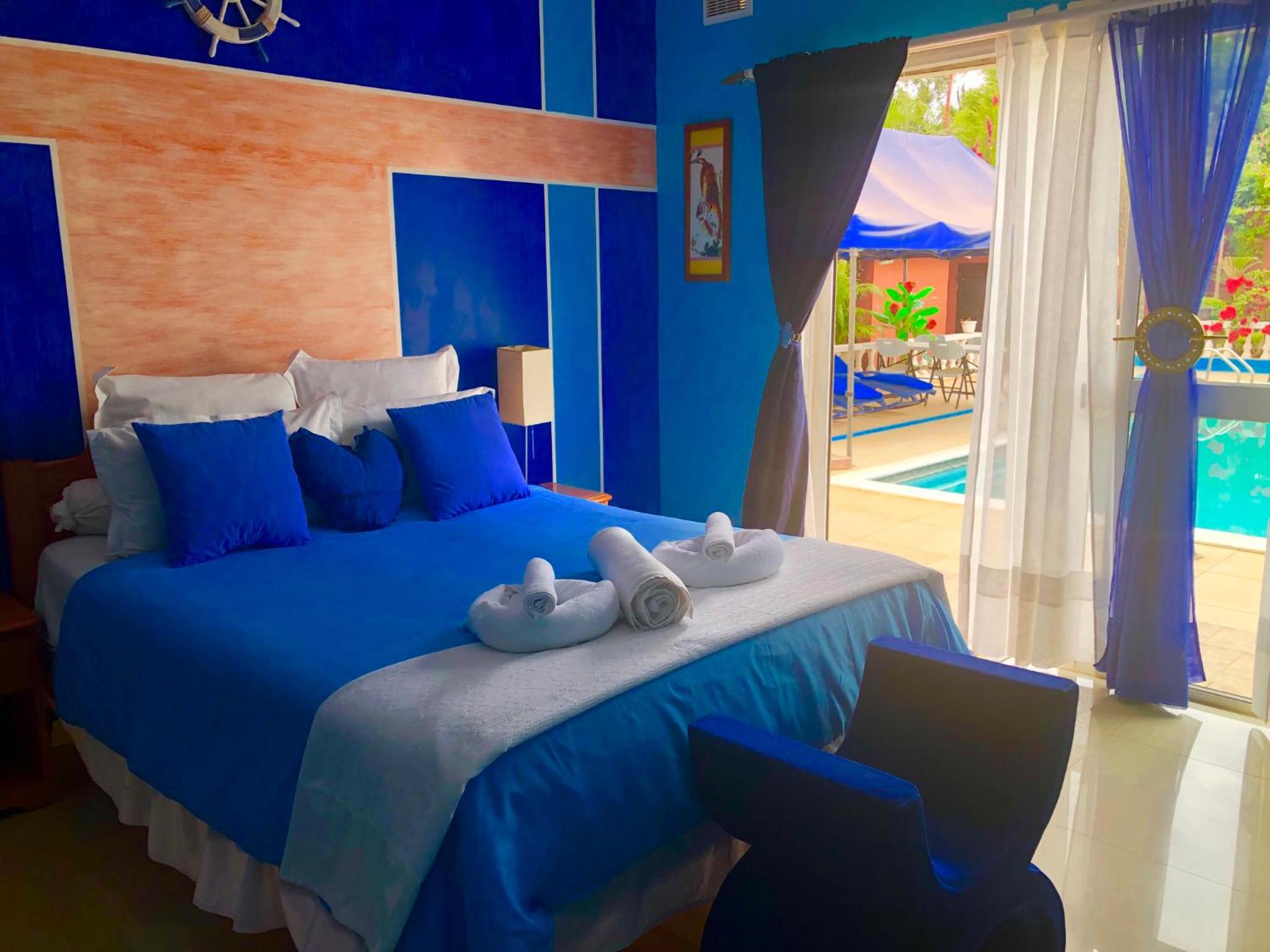 Double Room with Pool View photo 3
