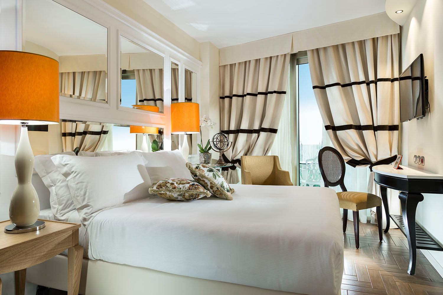 Superior Double with Balcony - Photo 1