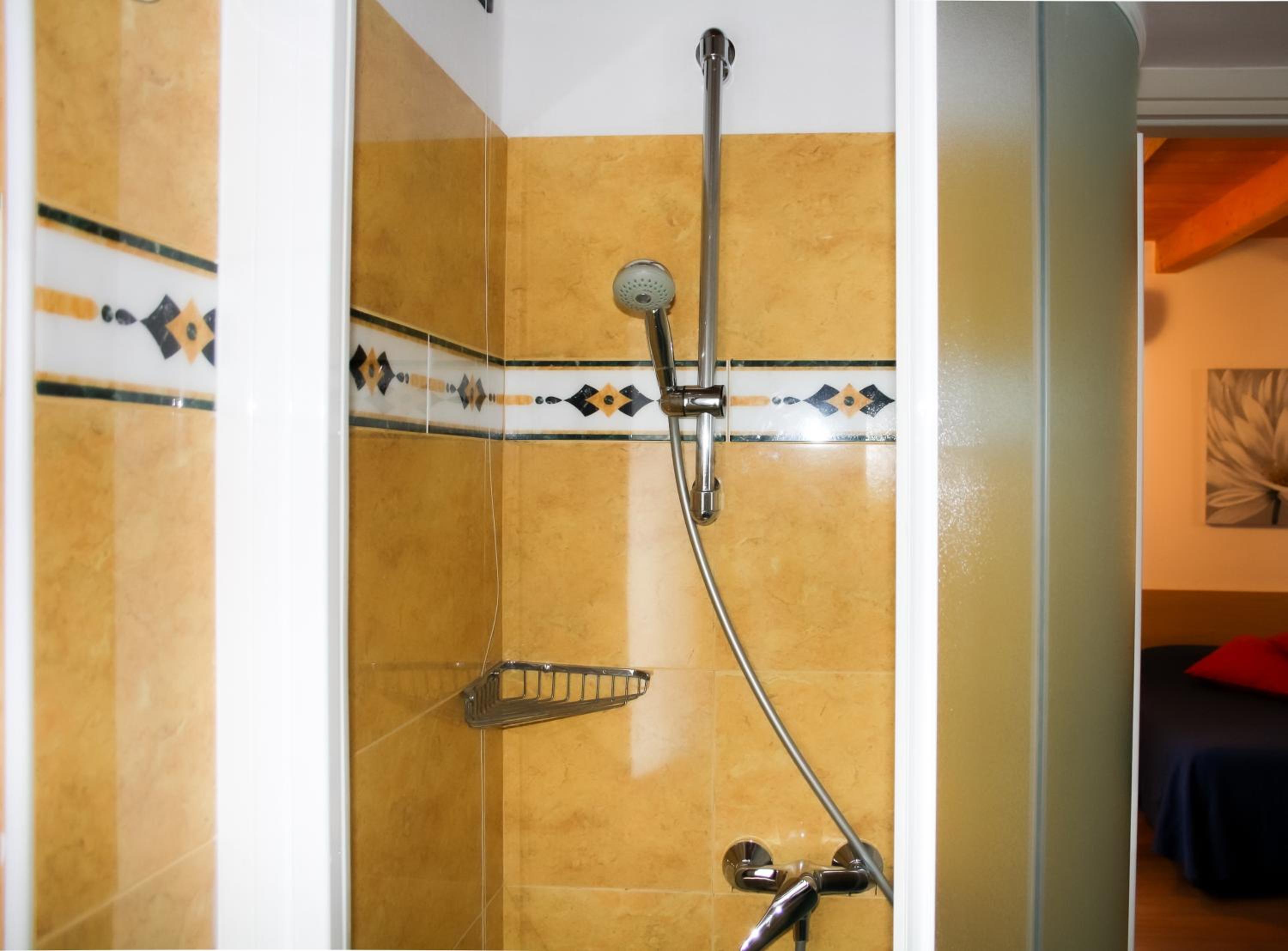 Double Room - Photo 14