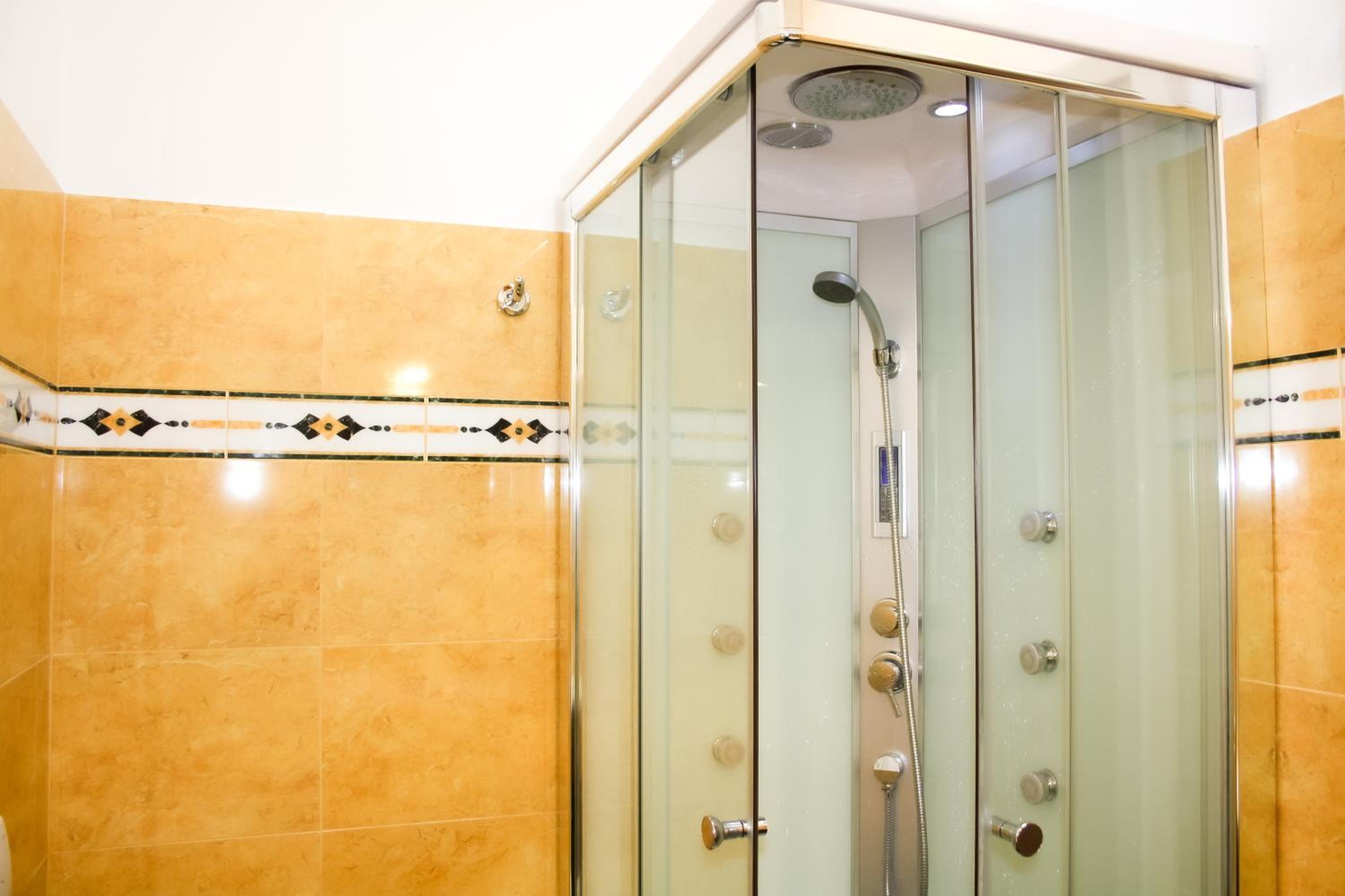 Triple Room - Photo 15