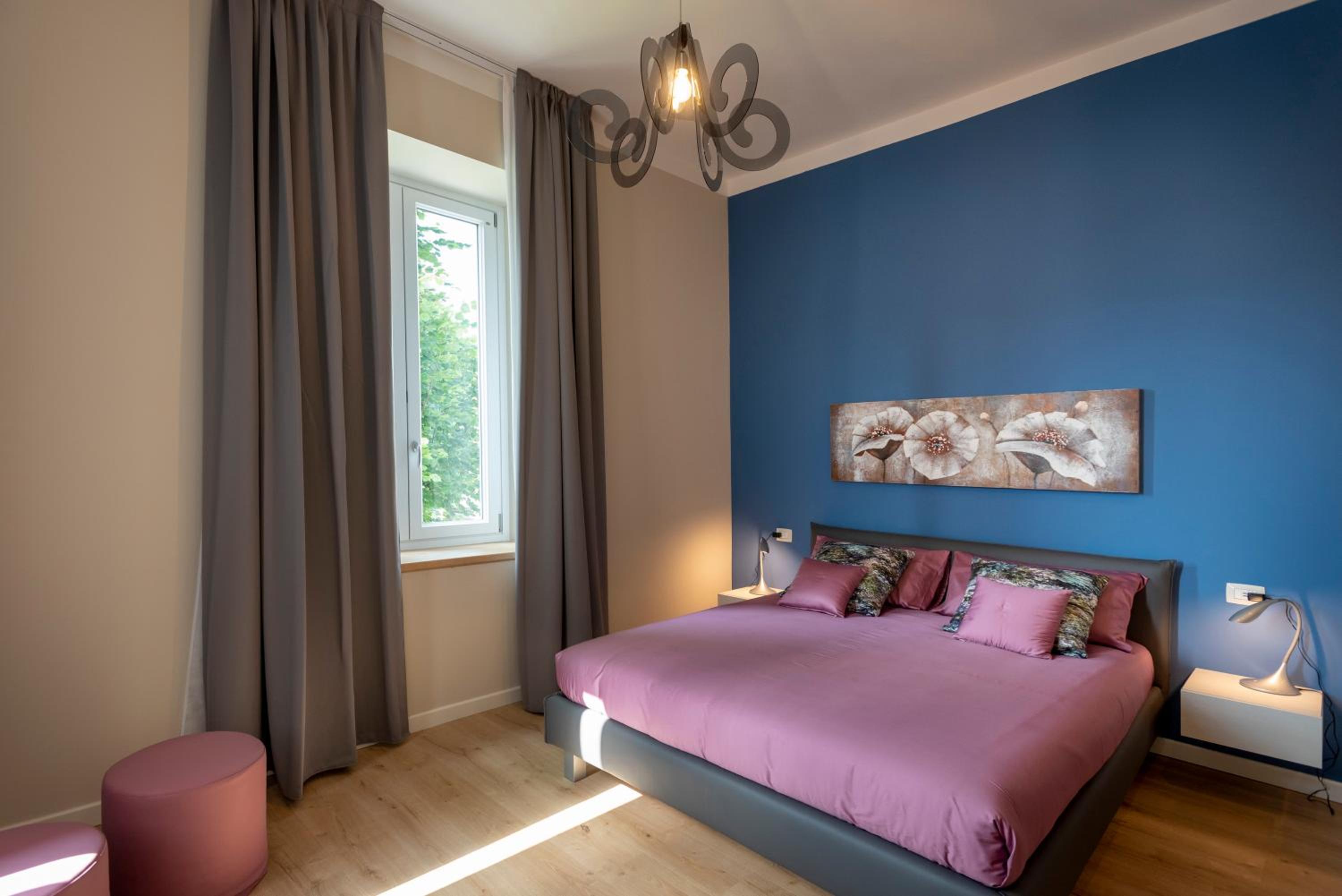 Large Double Room - Photo 1