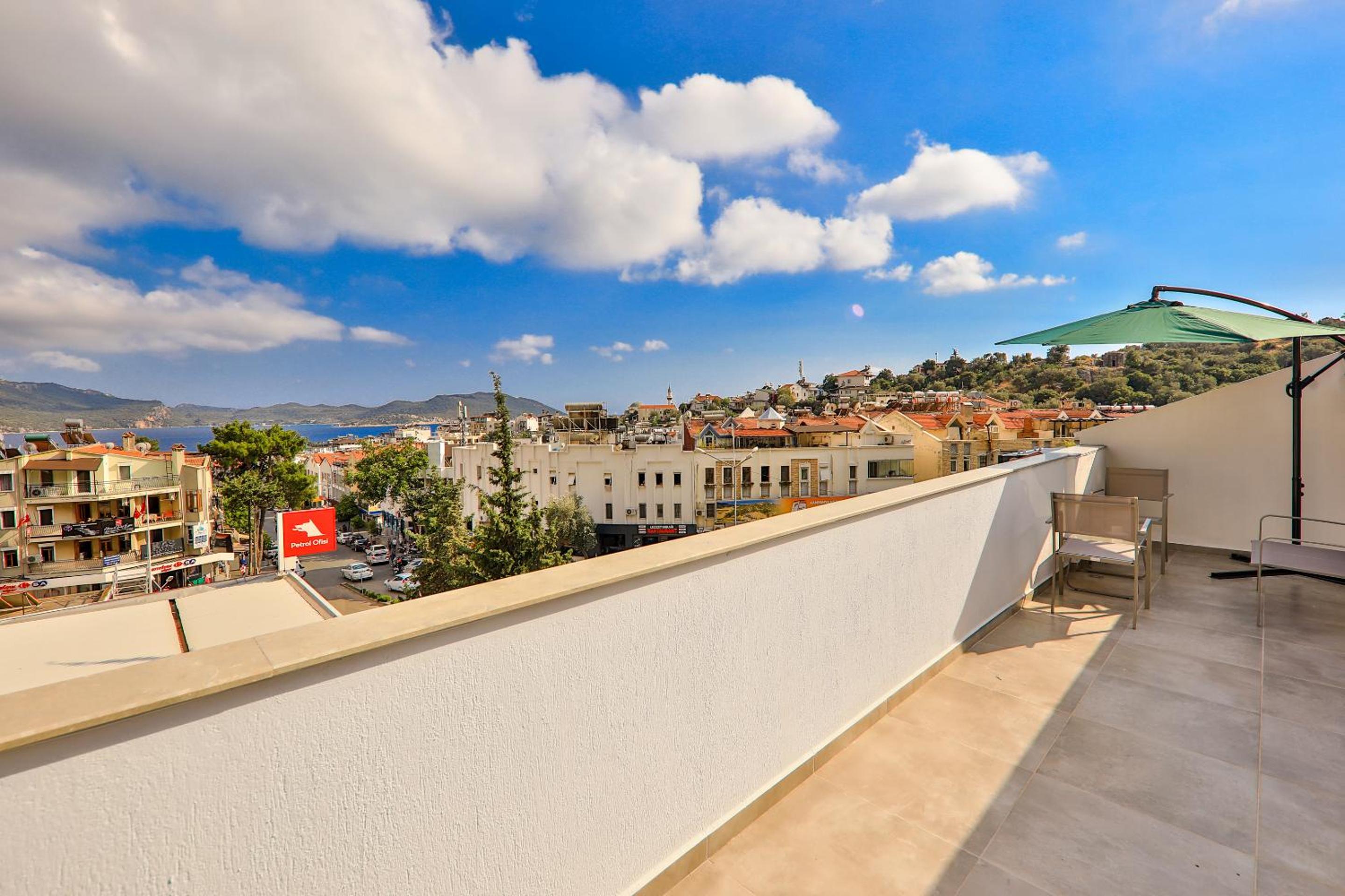 Apartment with Sea View - Photo 13