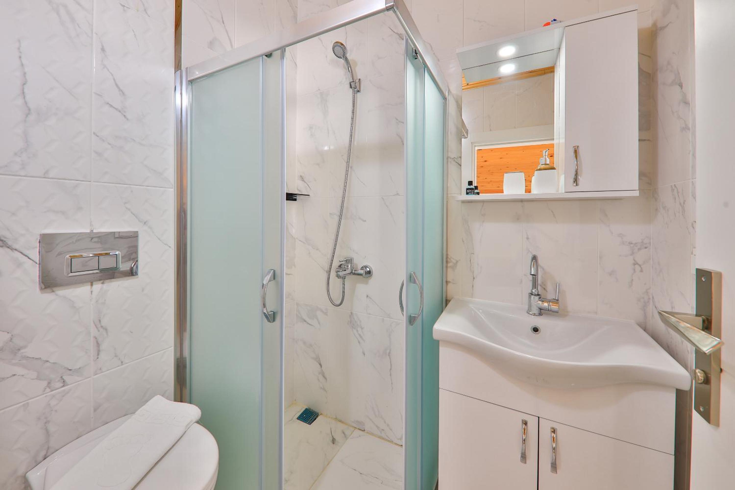 Apartment with Sea View - Photo 12