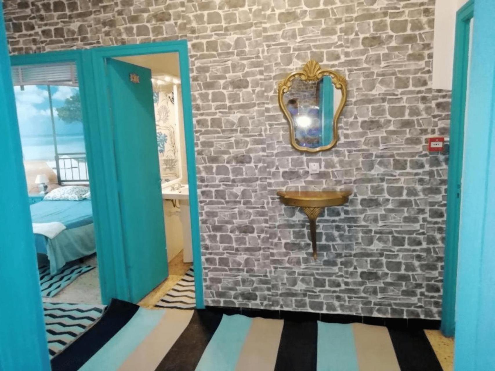 Habitación familiar con baño compartido