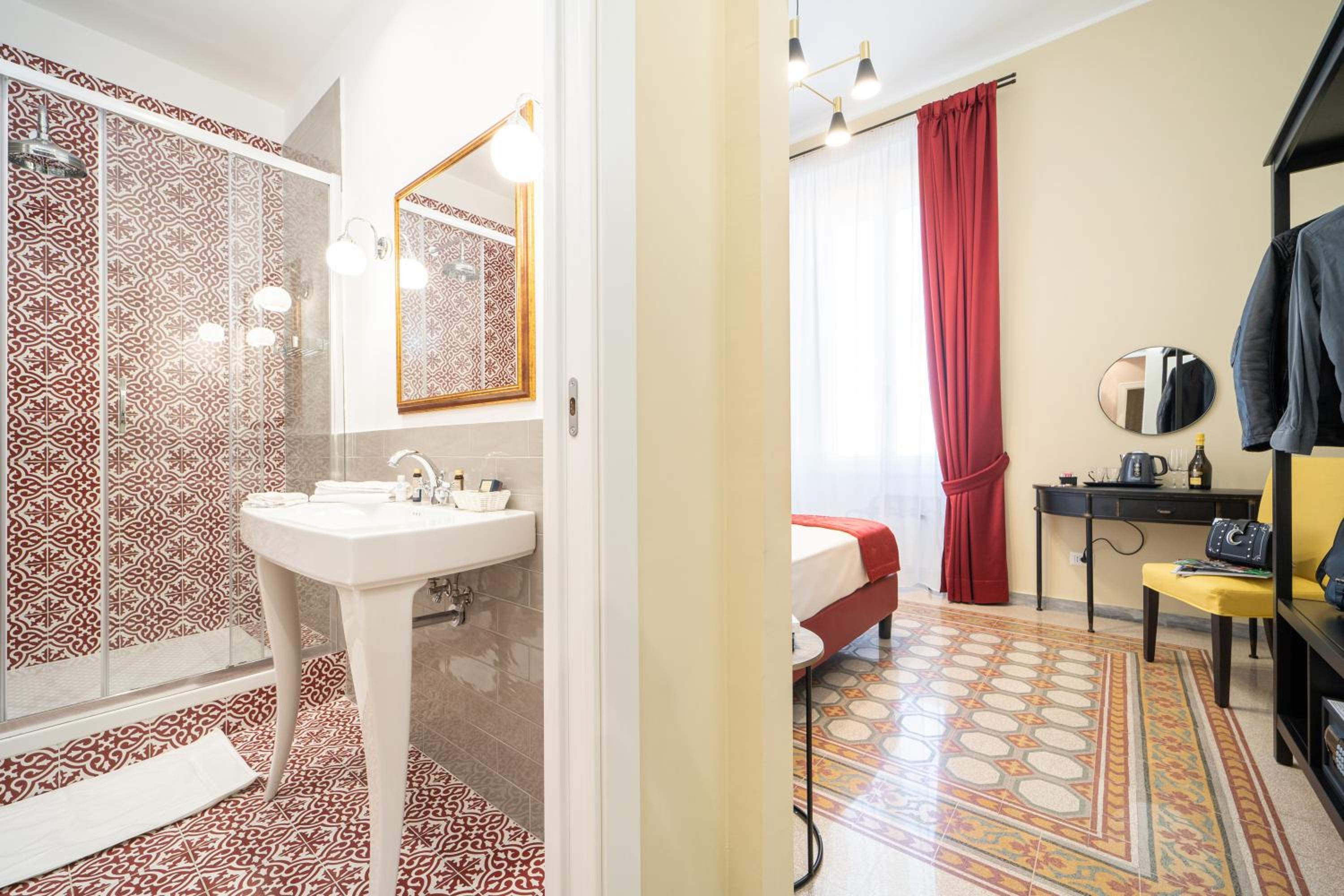 Deluxe Double or Twin Room photo 3