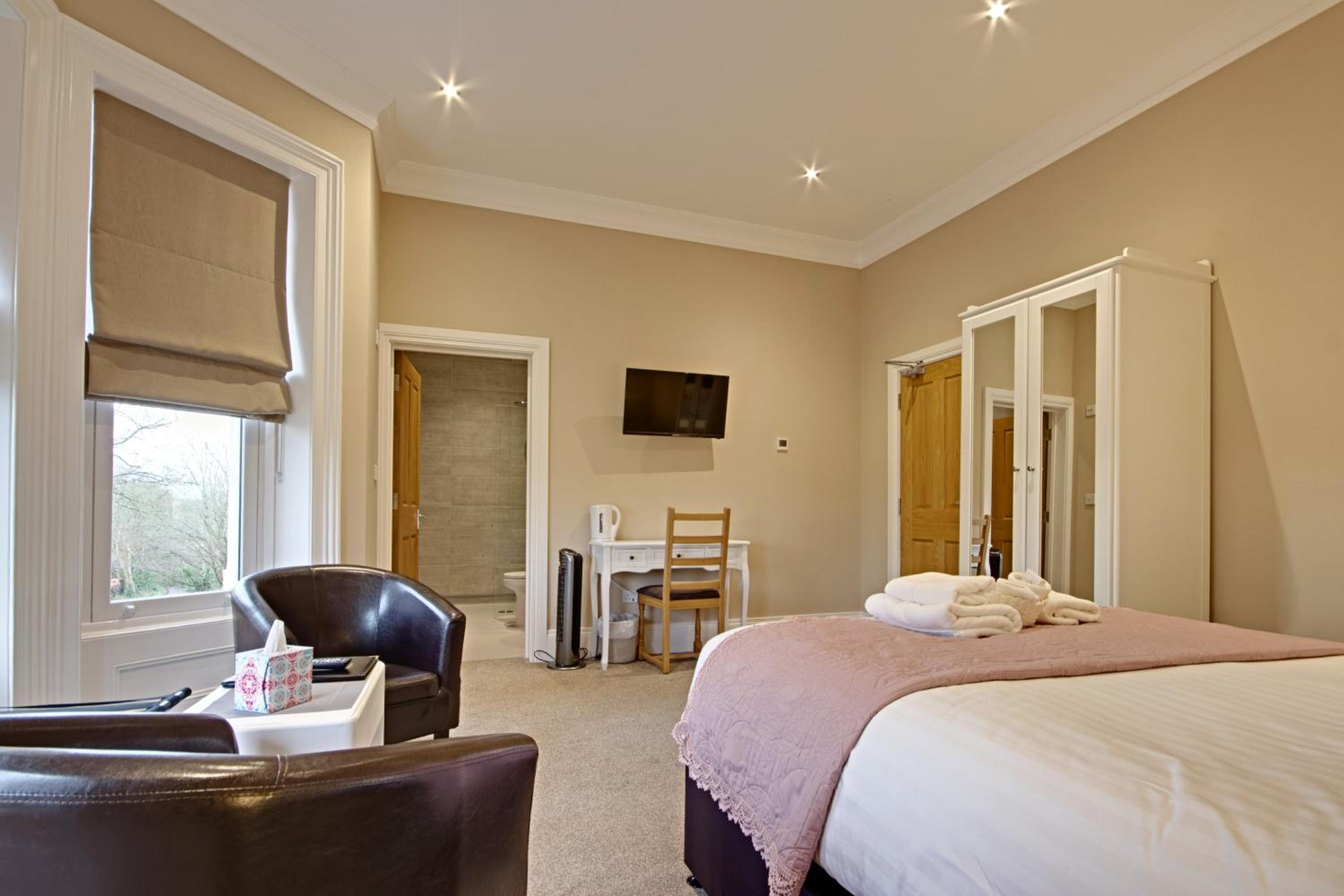 Deluxe King Room photo 2