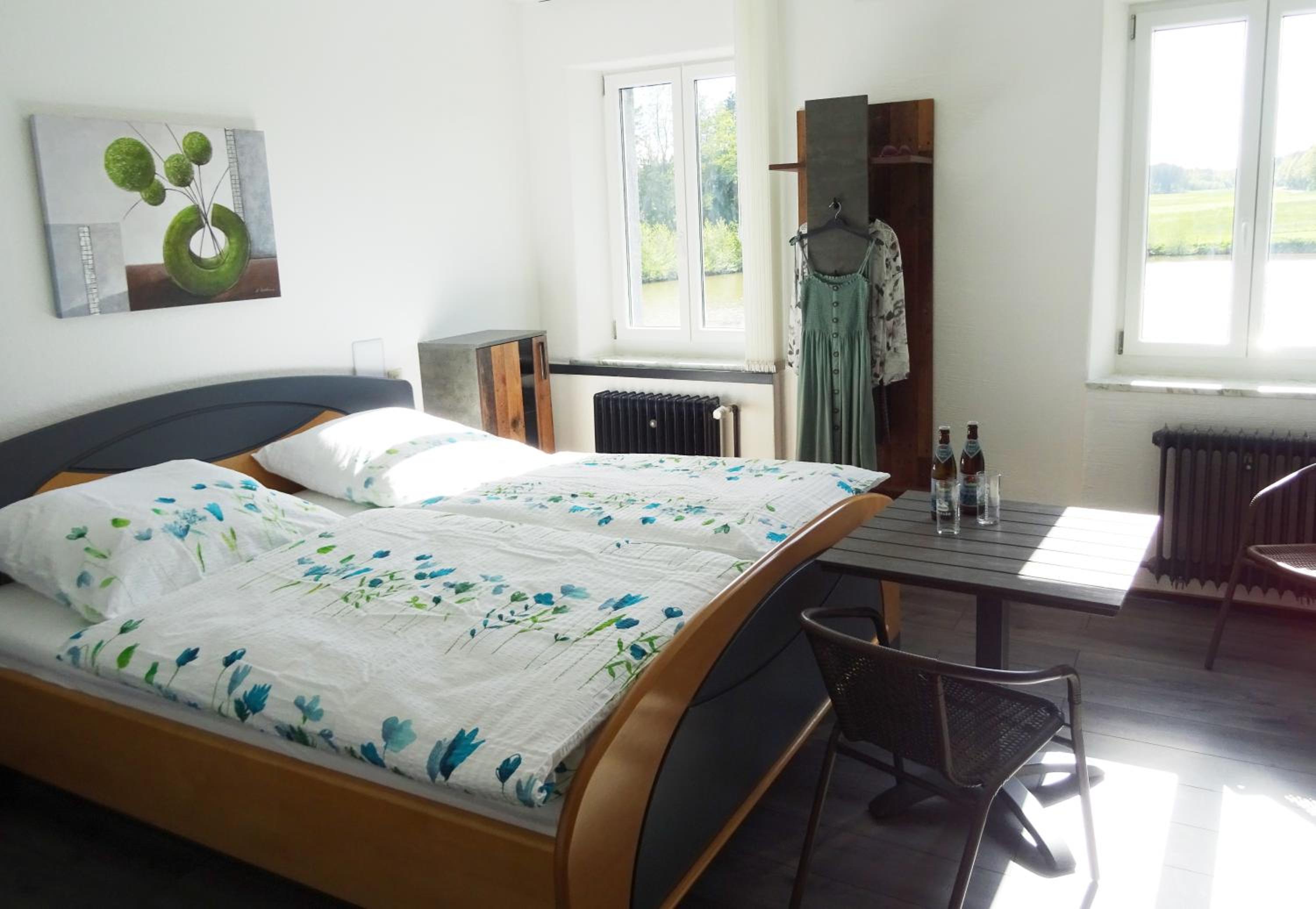 Double Room with Lake View - Photo 5