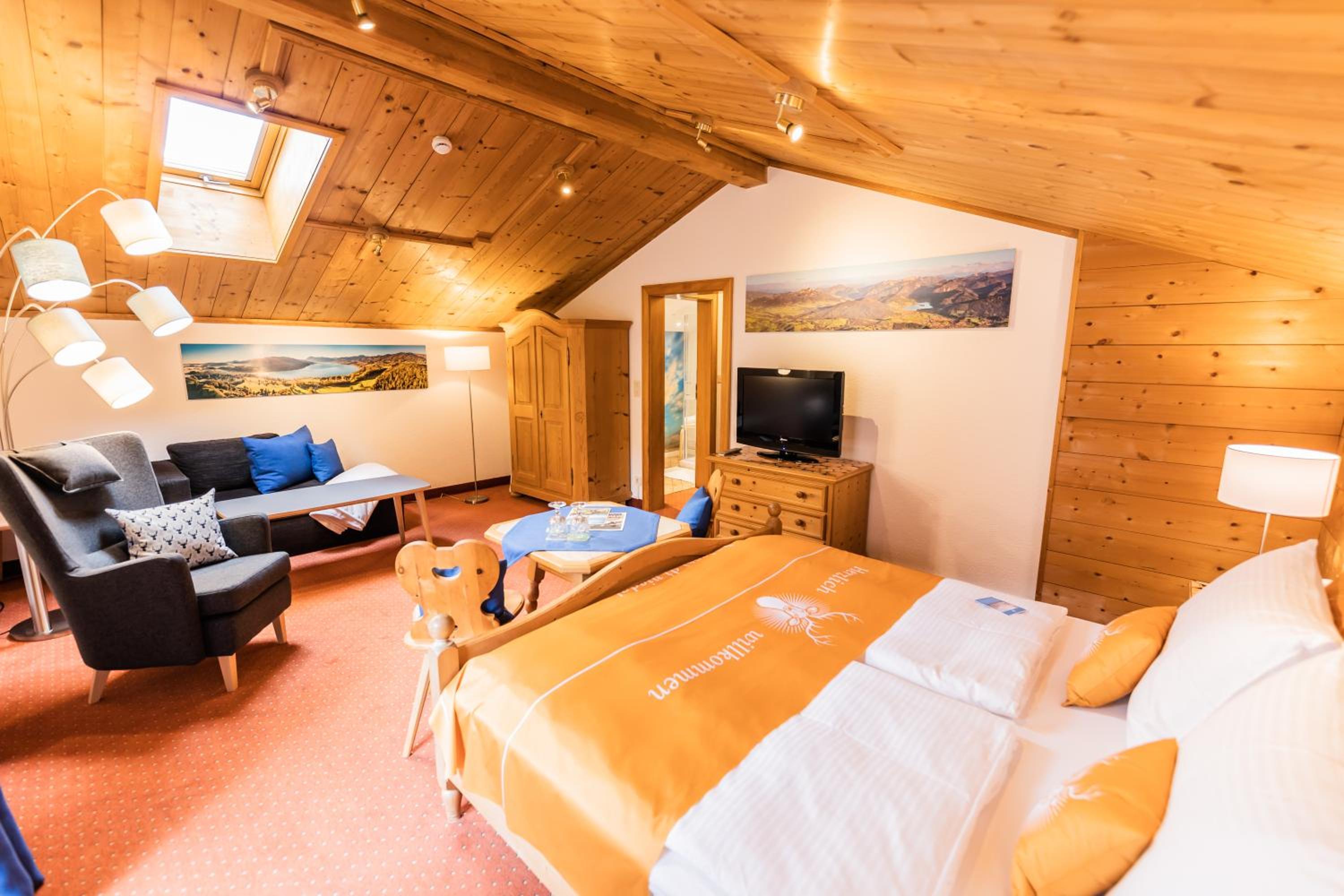 Junior Suite in mansard photo 2