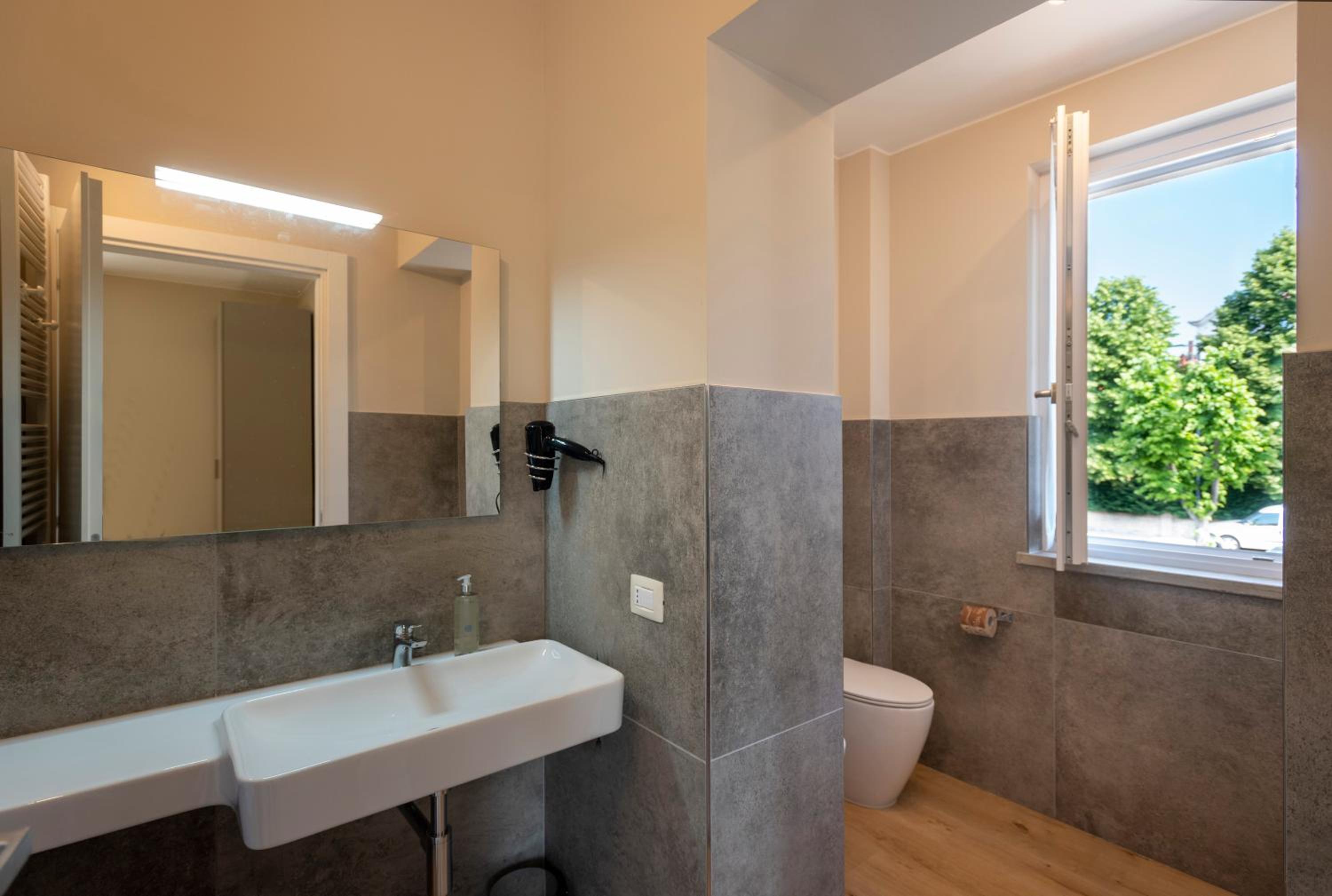 Double Room with Patio - Photo 3