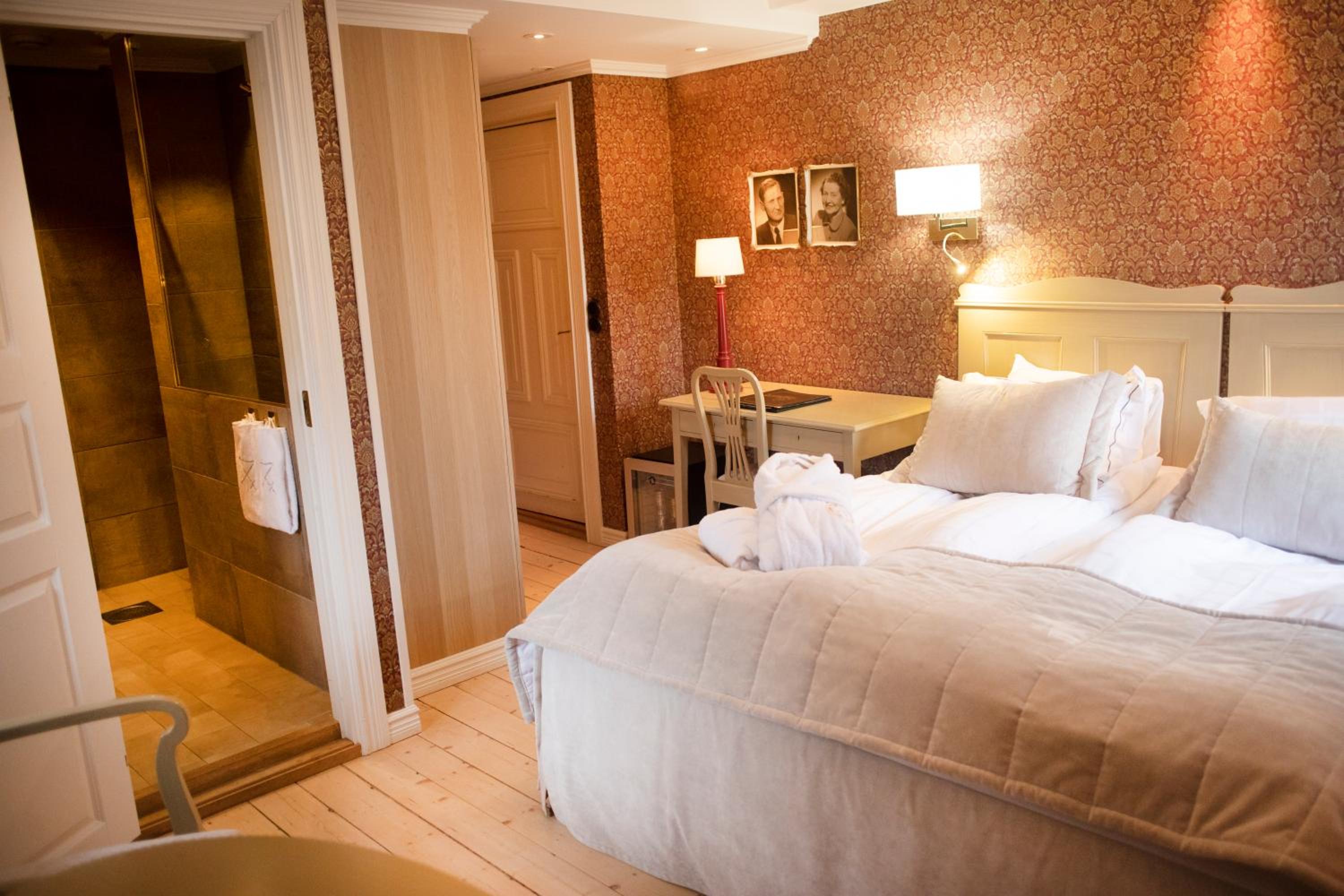 Double Room - Main Building photo 3