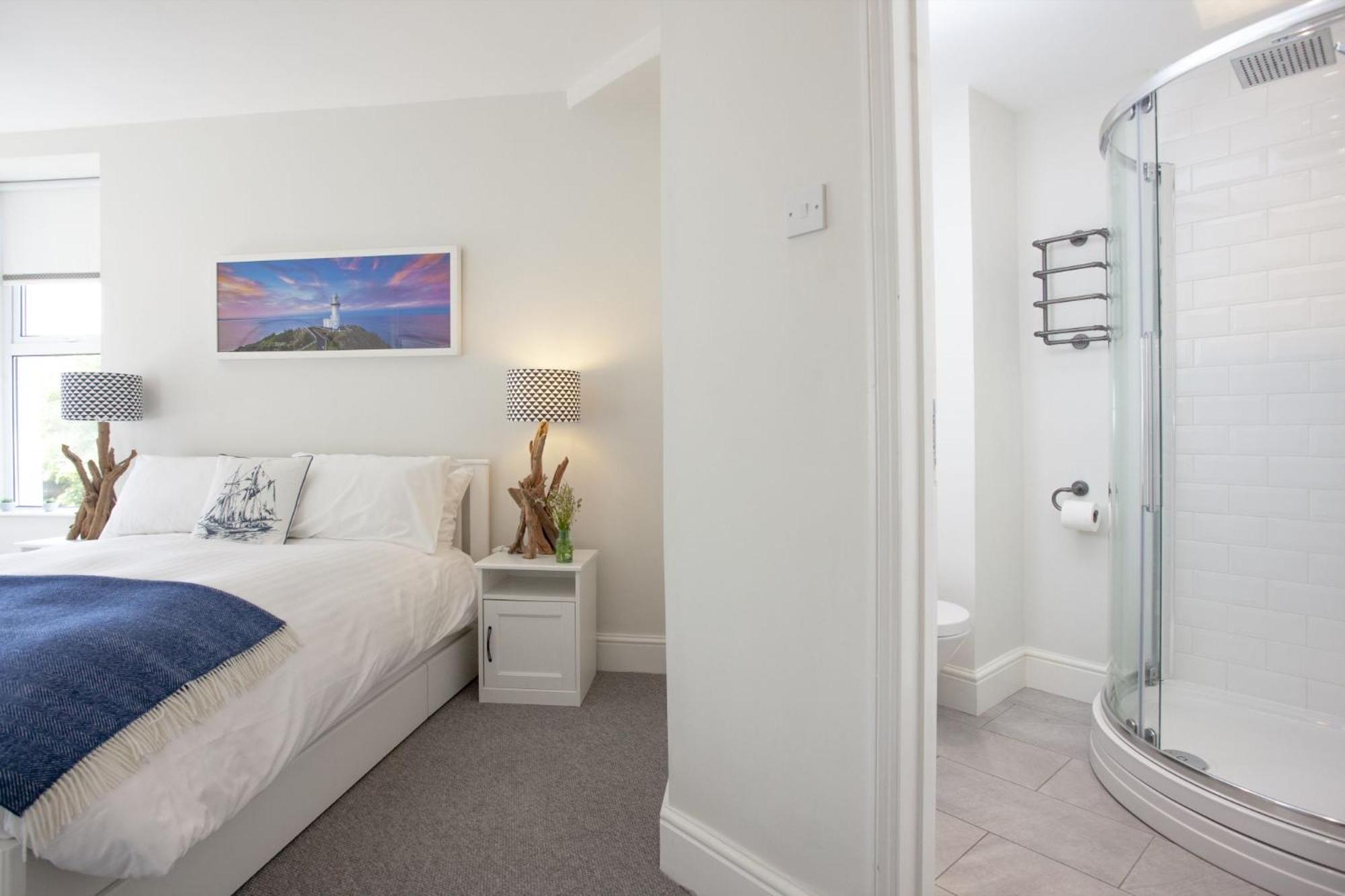 Three-Bedroom House photo 2
