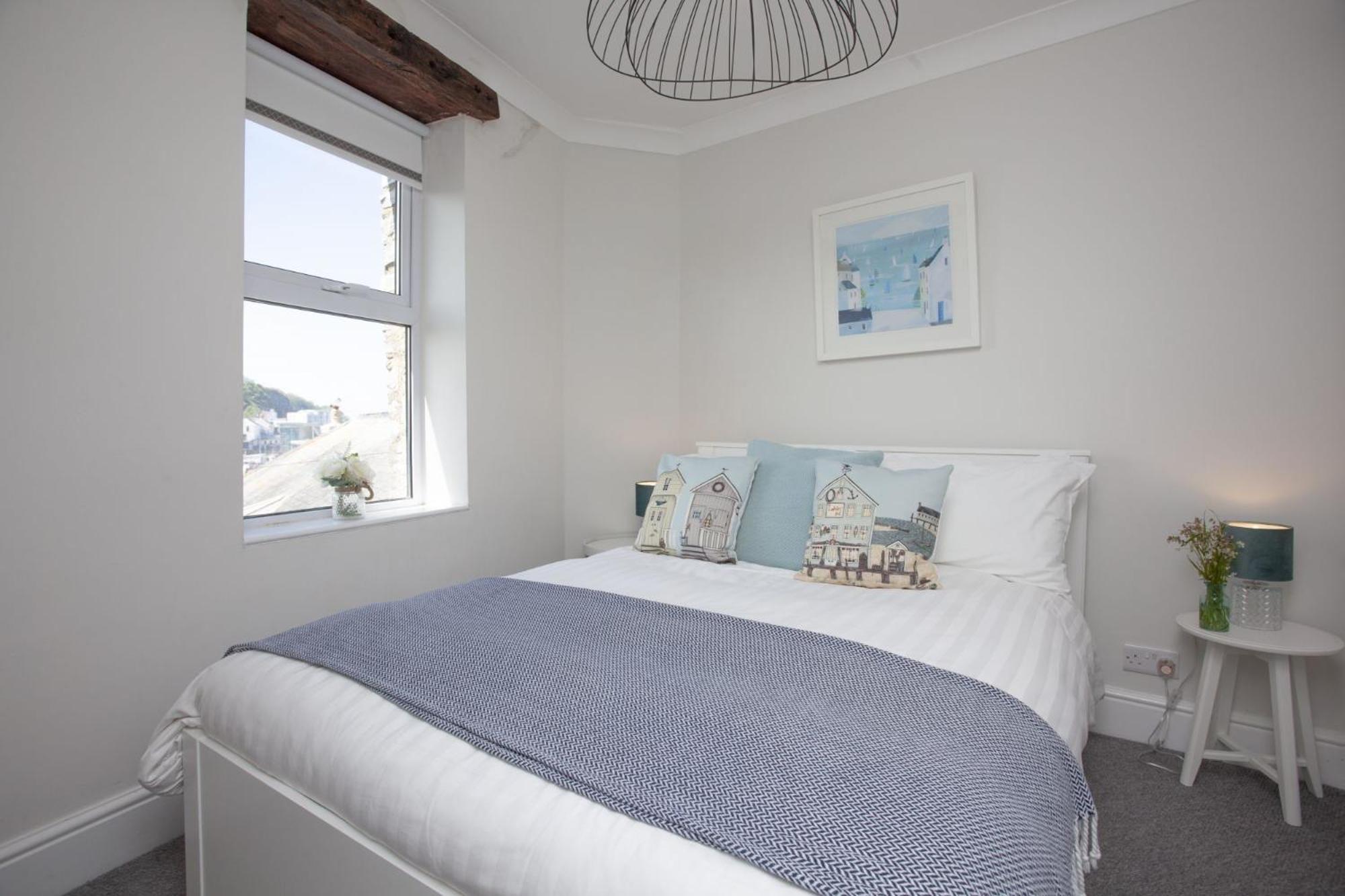 Three-Bedroom House photo 3
