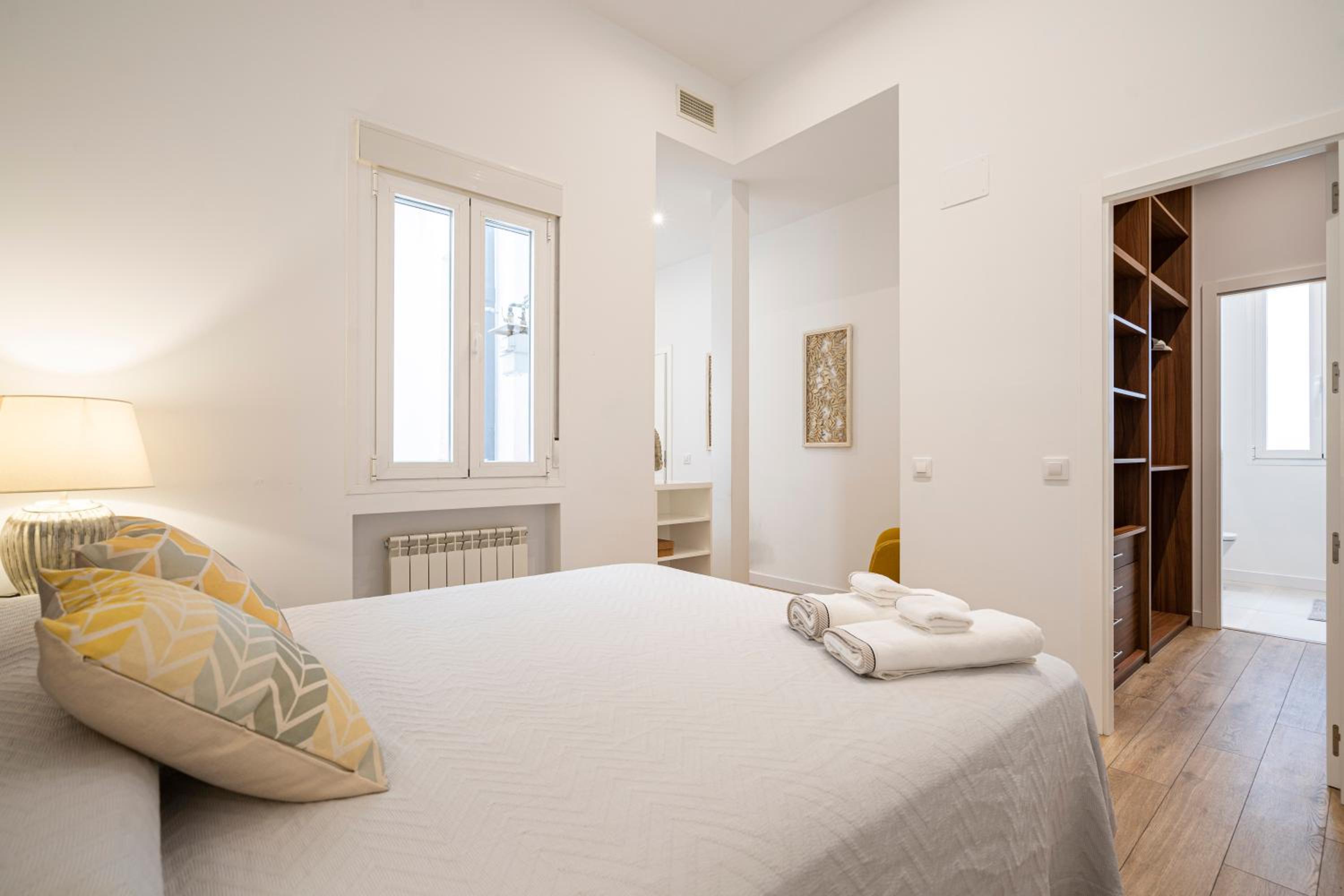 Three-Bedroom Apartment - Photo 27