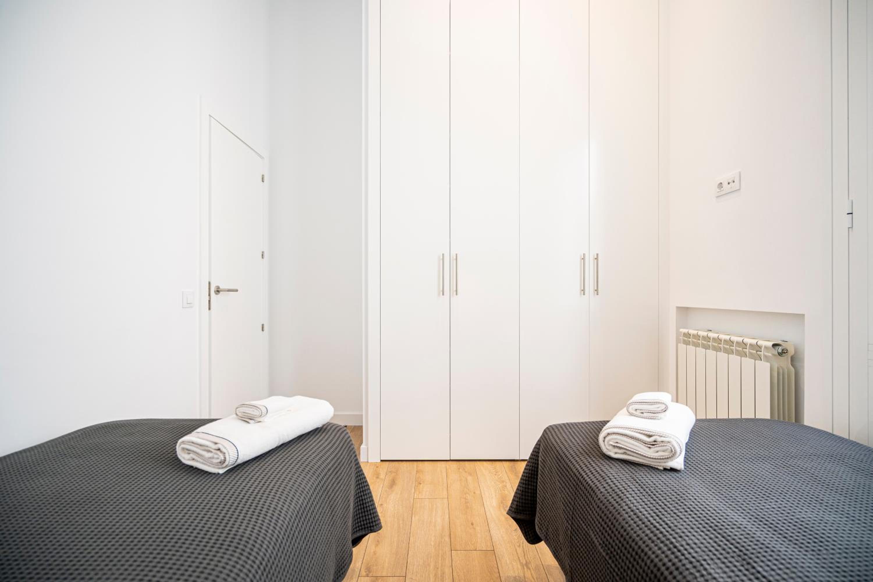 Three-Bedroom Apartment - Photo 47