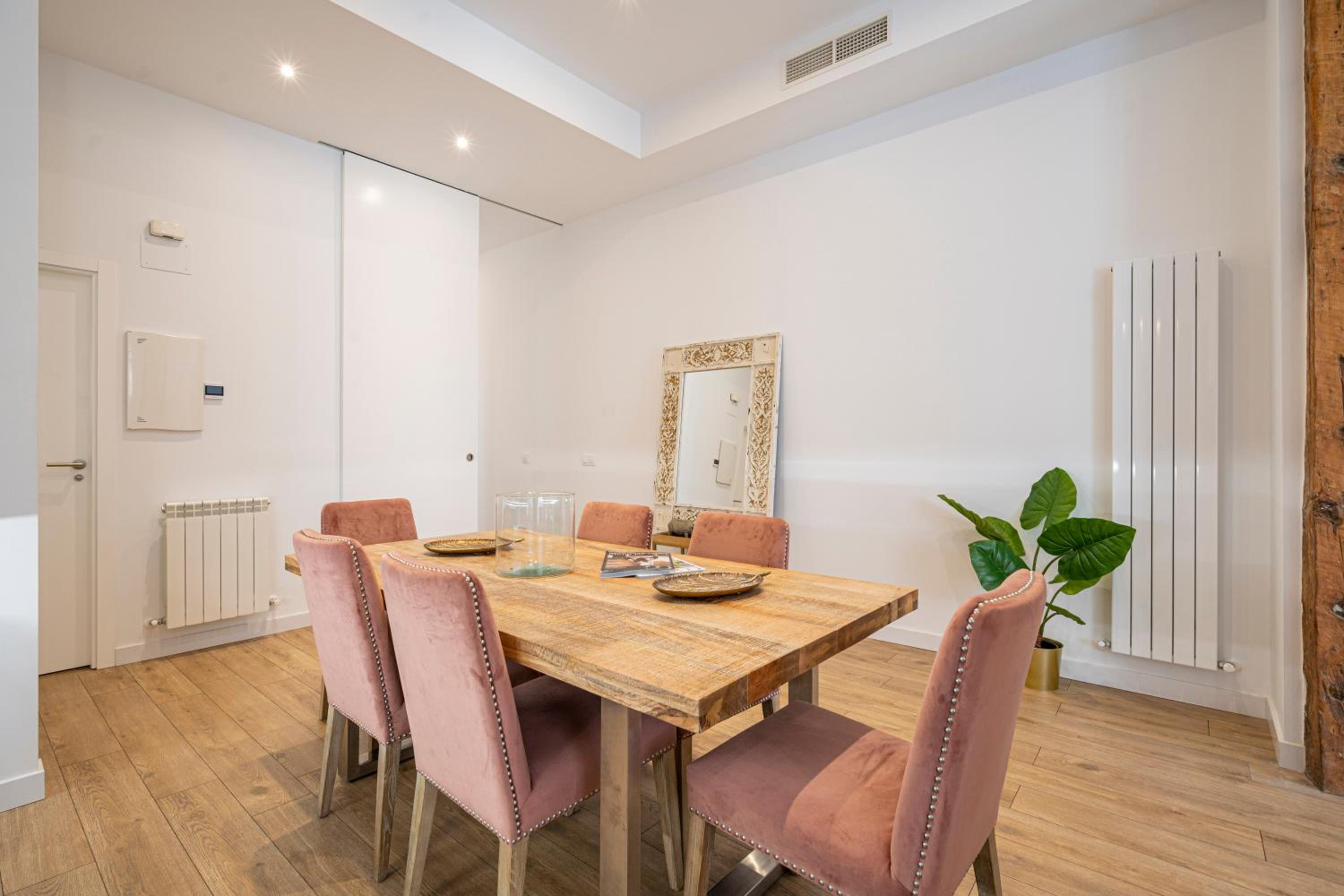Three-Bedroom Apartment - Photo 6