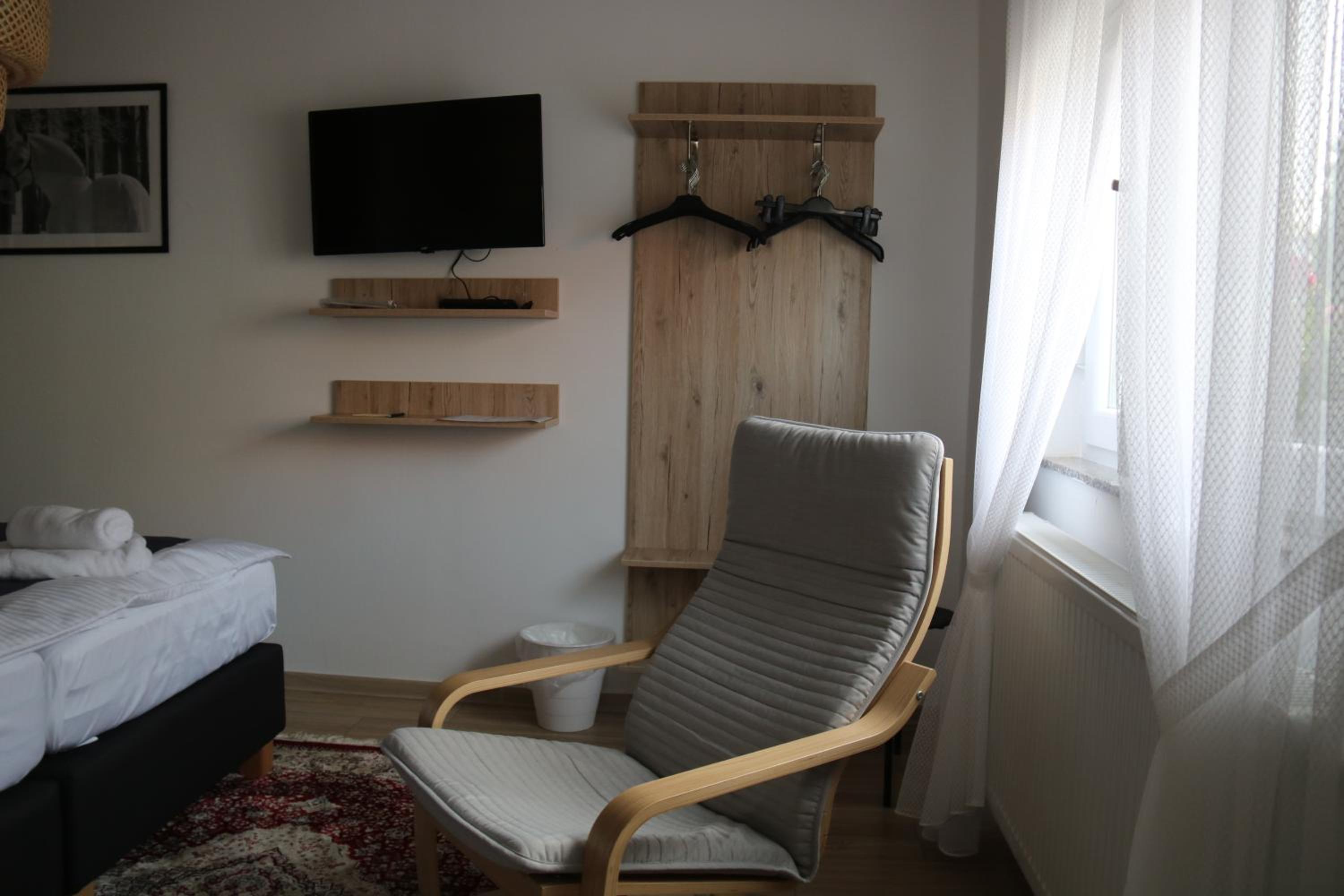 One-Bedroom Apartment - Photo 1