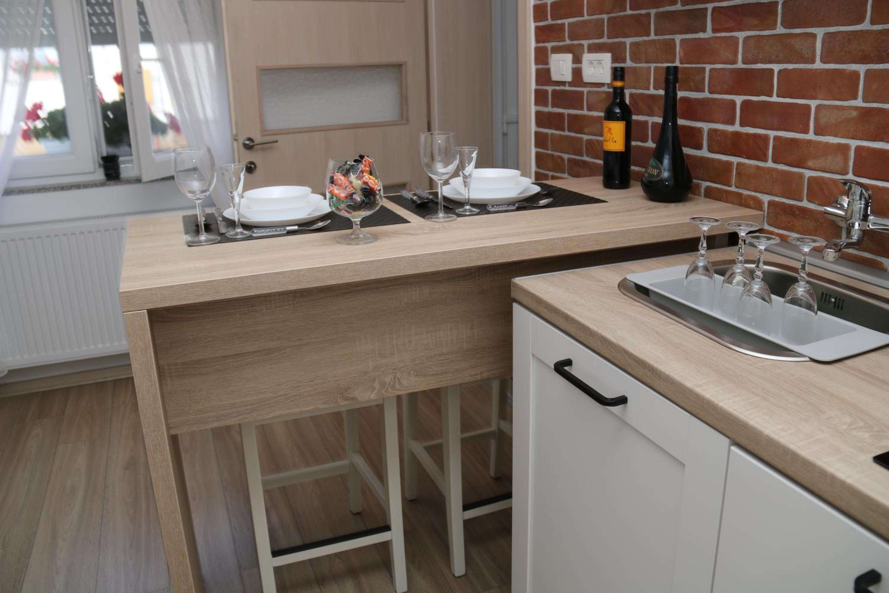 One-Bedroom Apartment - Photo 7