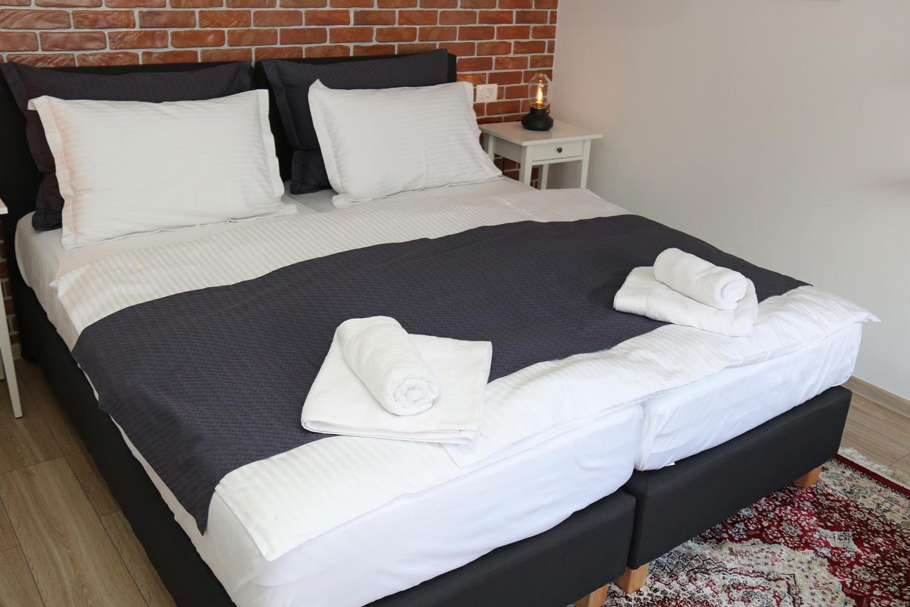 One-Bedroom Apartment - Photo 10
