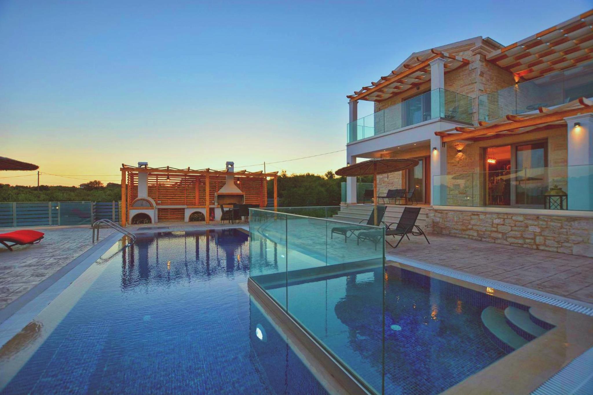 Three-Bedroom Villa photo 3