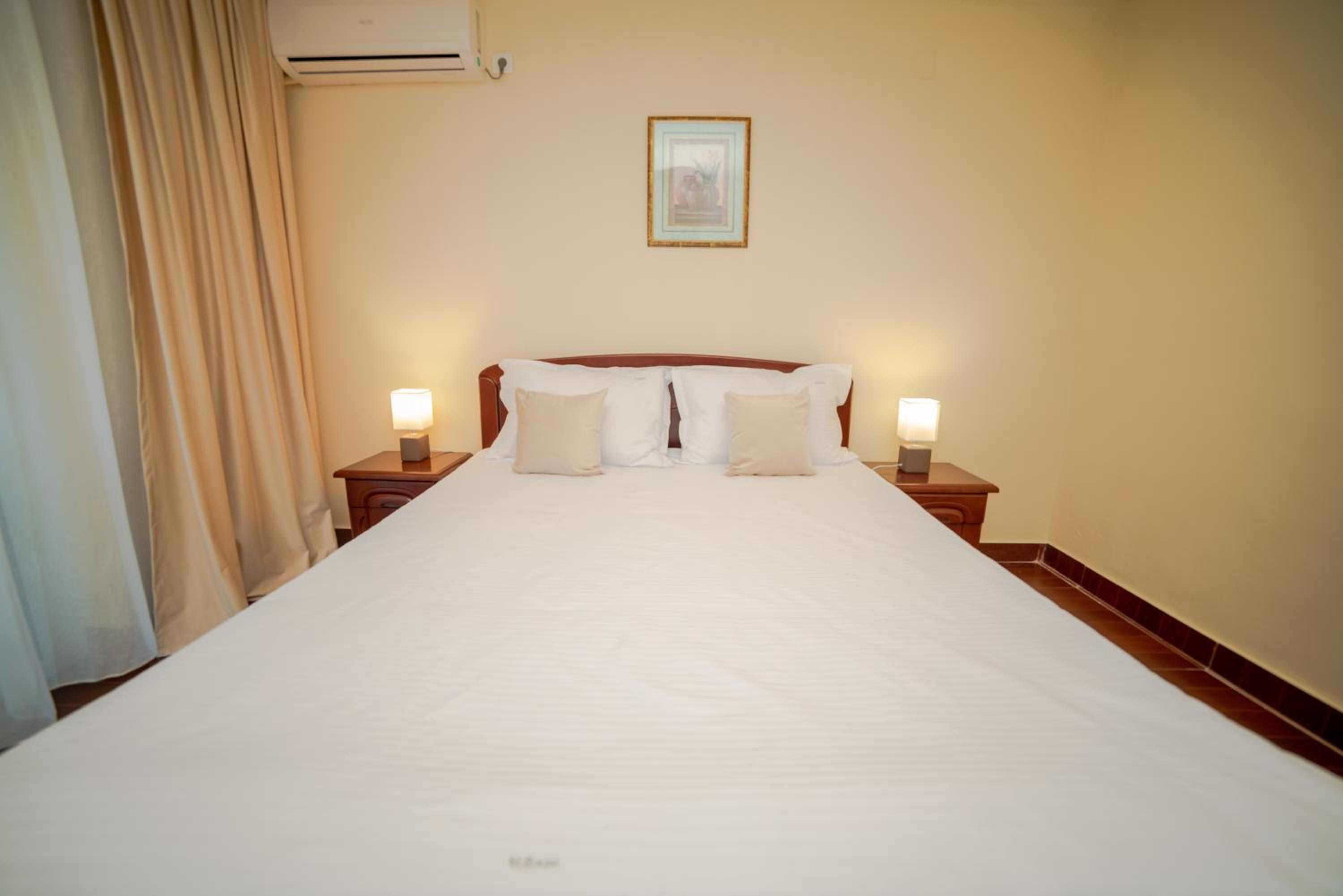 Standard Double or Twin Room with Garden View - Photo 13