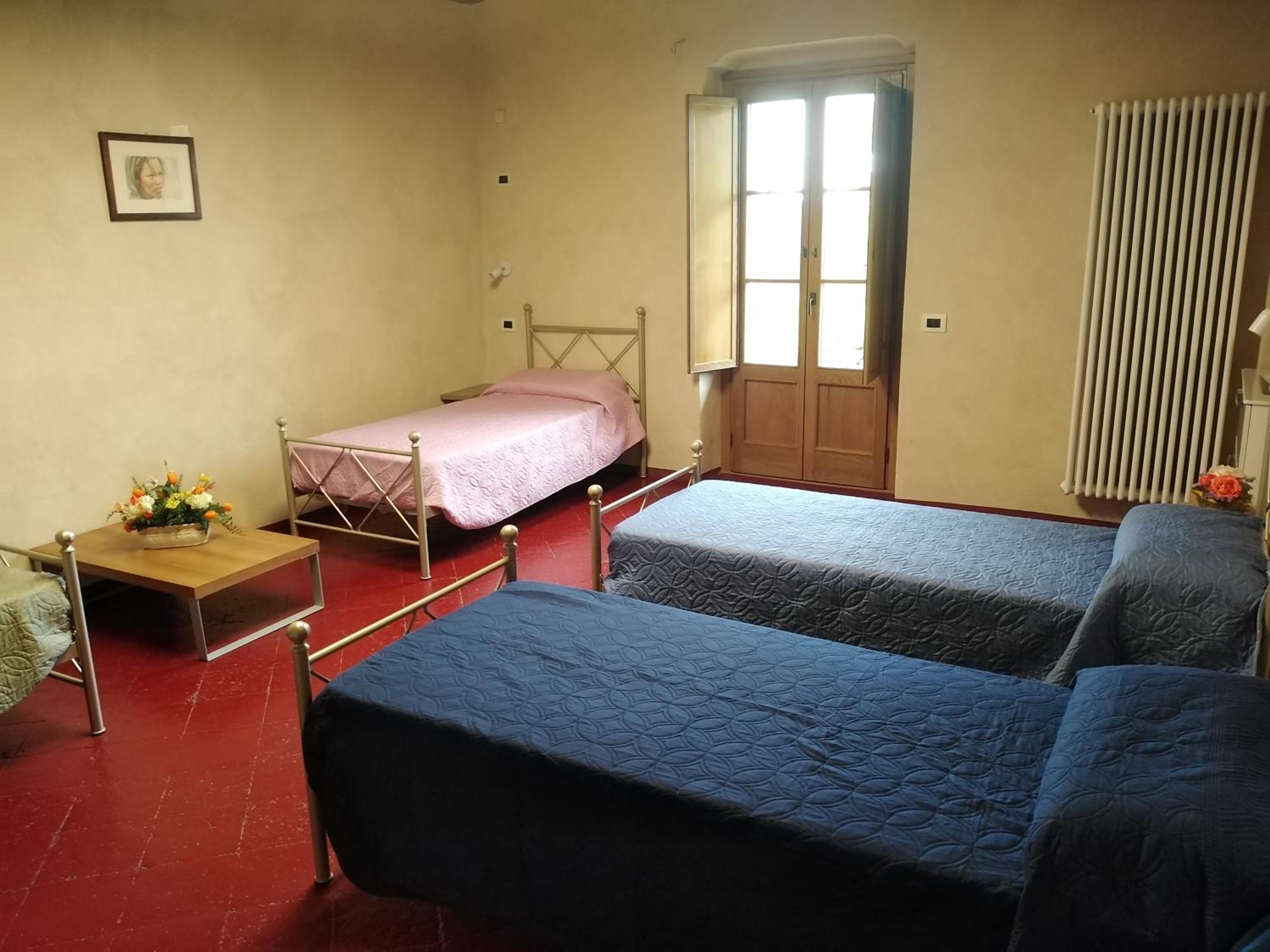 Bed in 4-Bed Mixed Dormitory Room photo 1