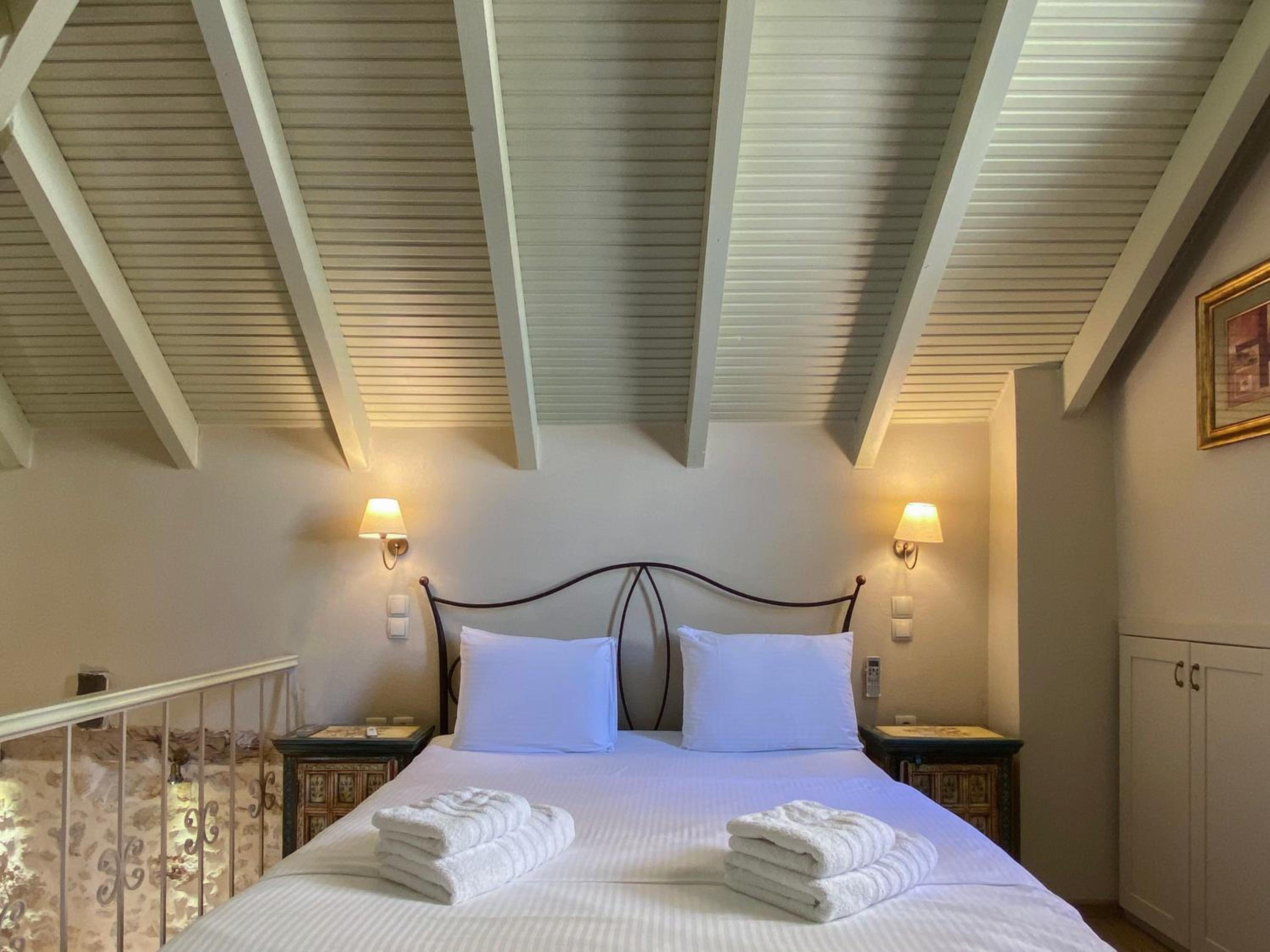 One-Bedroom Suite - Photo 2