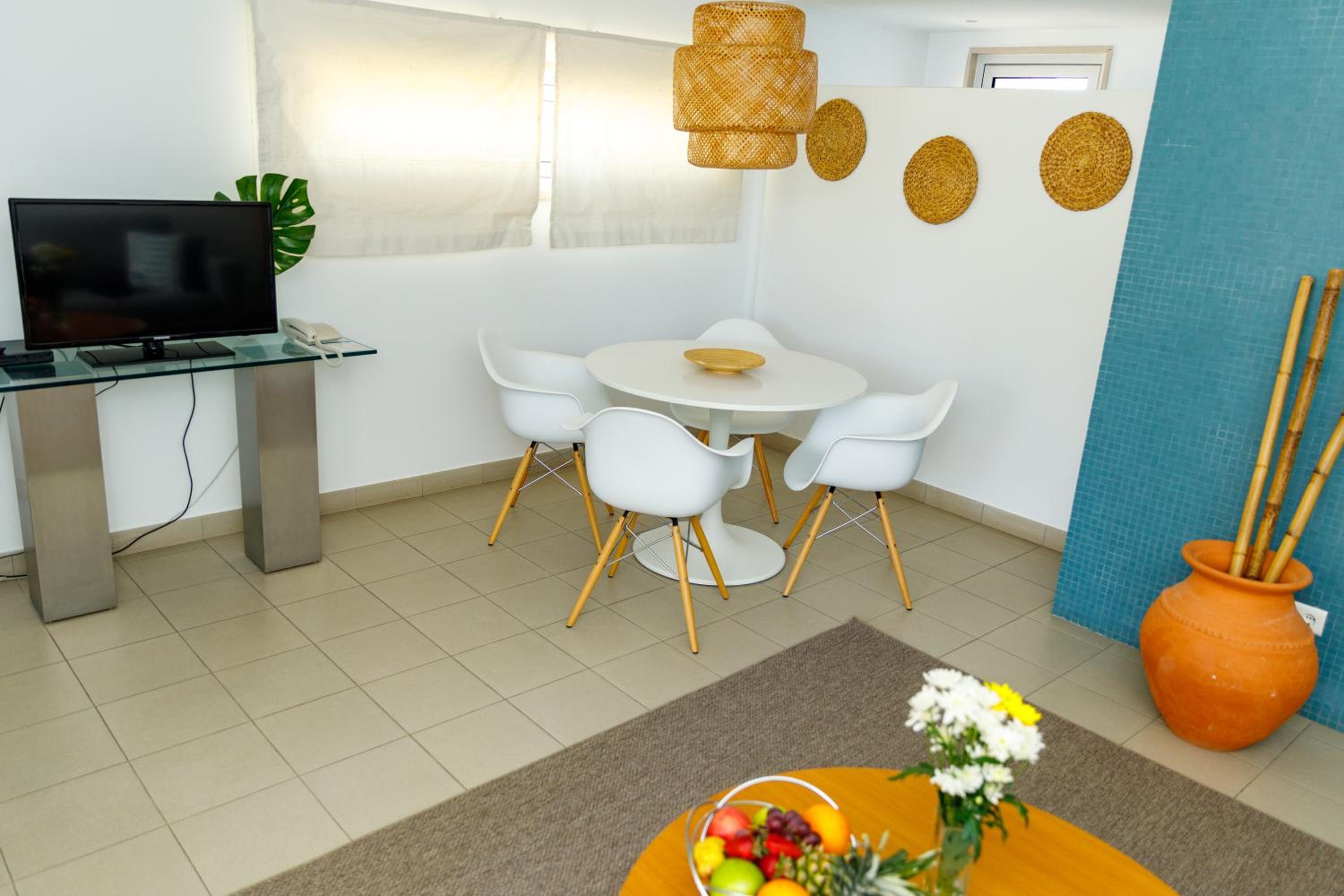 Standard 2 Bedroom Apartment (3 Stars) - Photo 2
