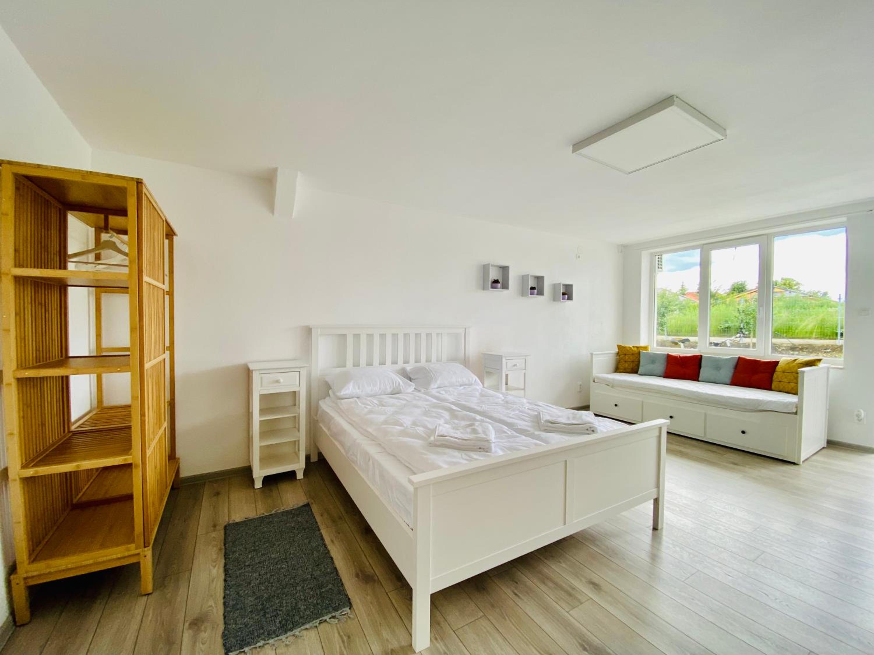 Queen Room photo 1