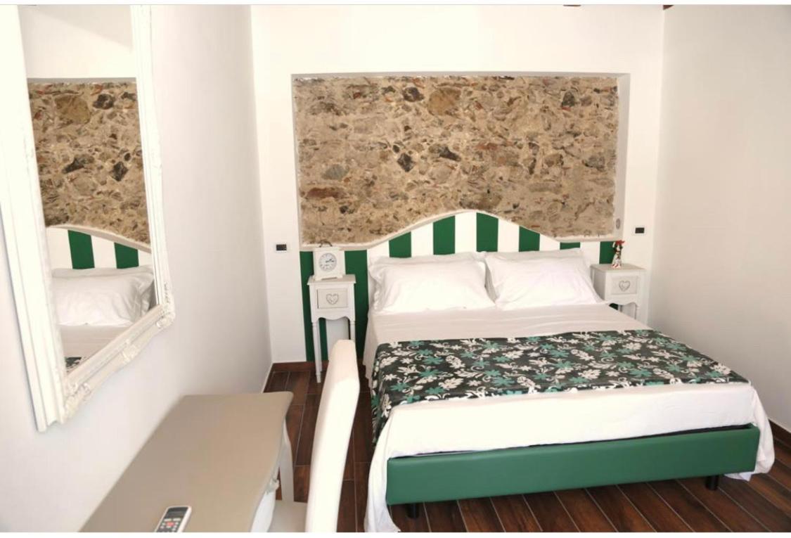 Double Room - Photo 11