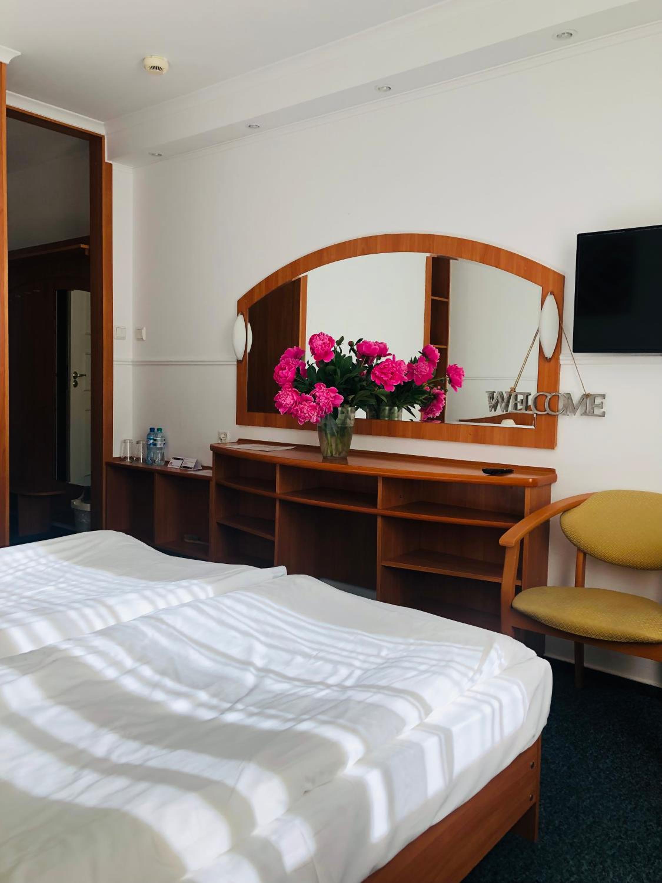 Standard Double or Twin Room photo 1