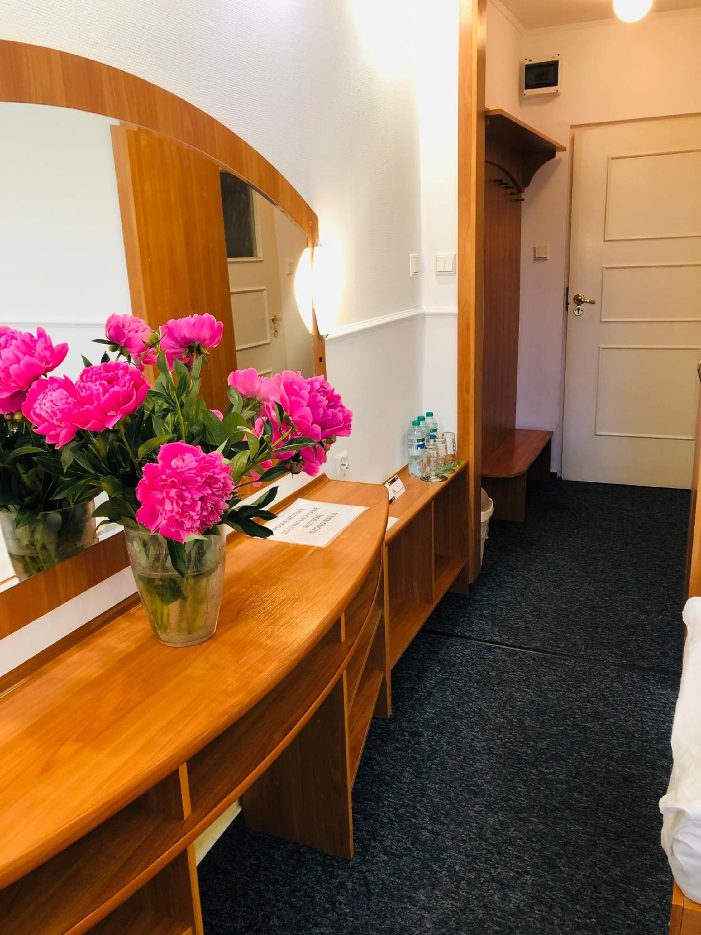 Single Room photo 2