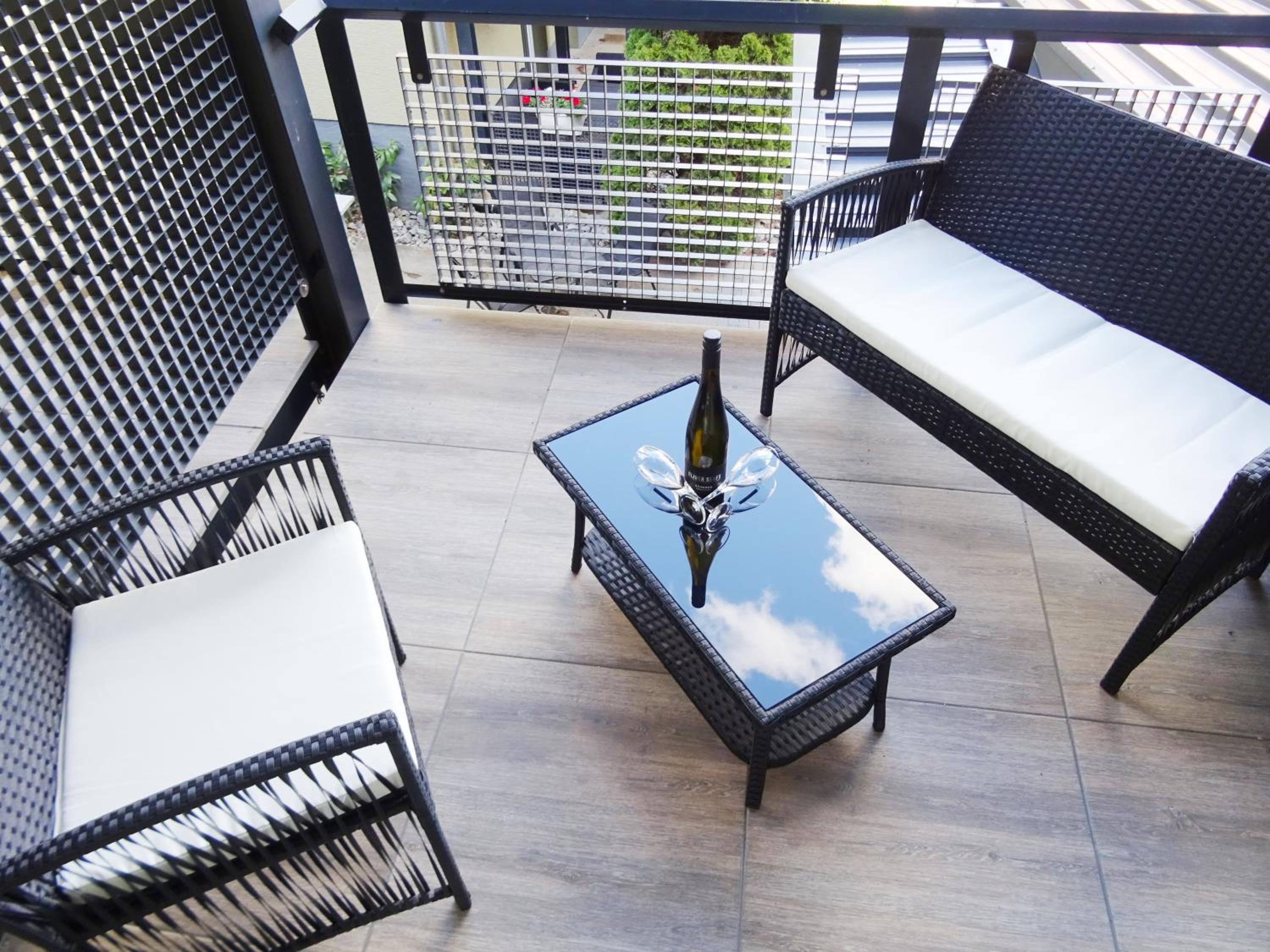 Deluxe Double Room with Balcony - Photo 4