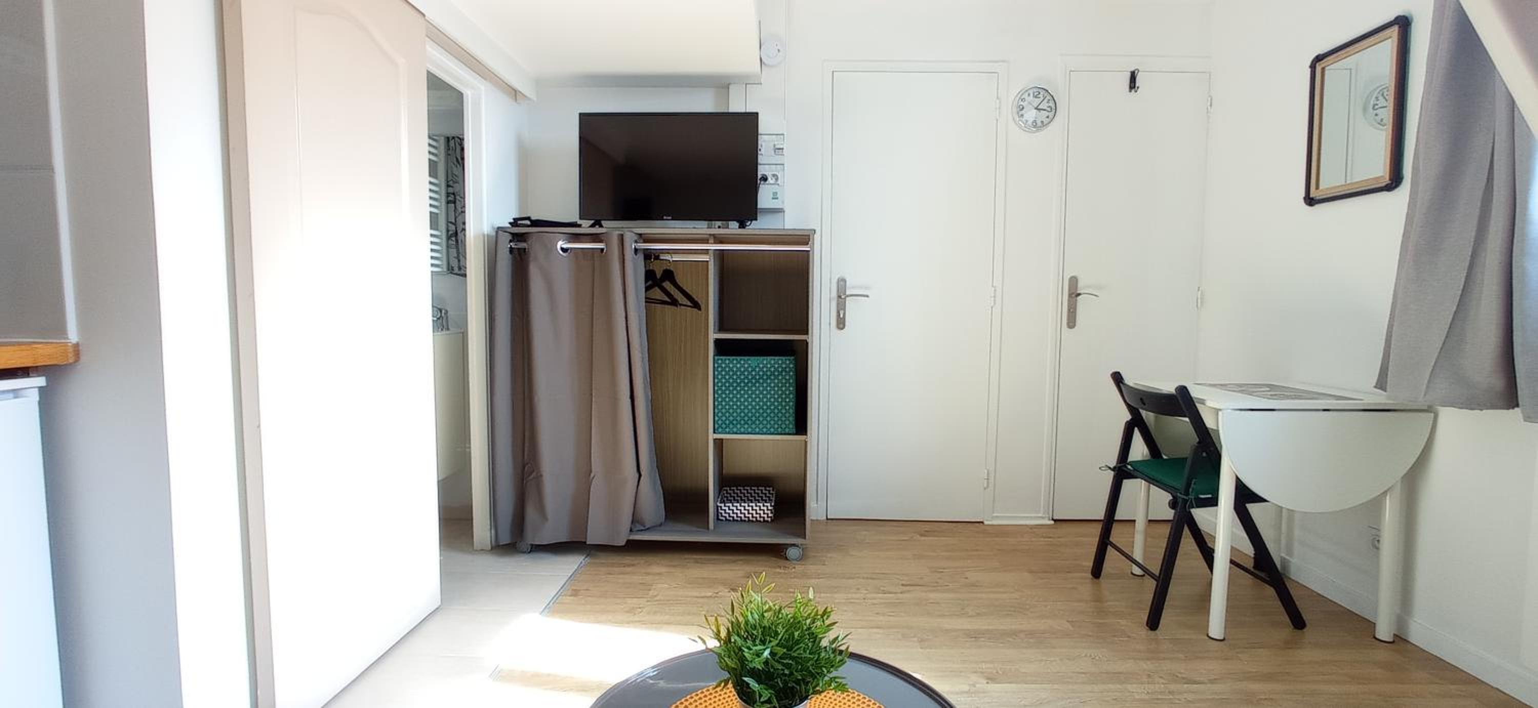 Studio - Split Level - Photo 7