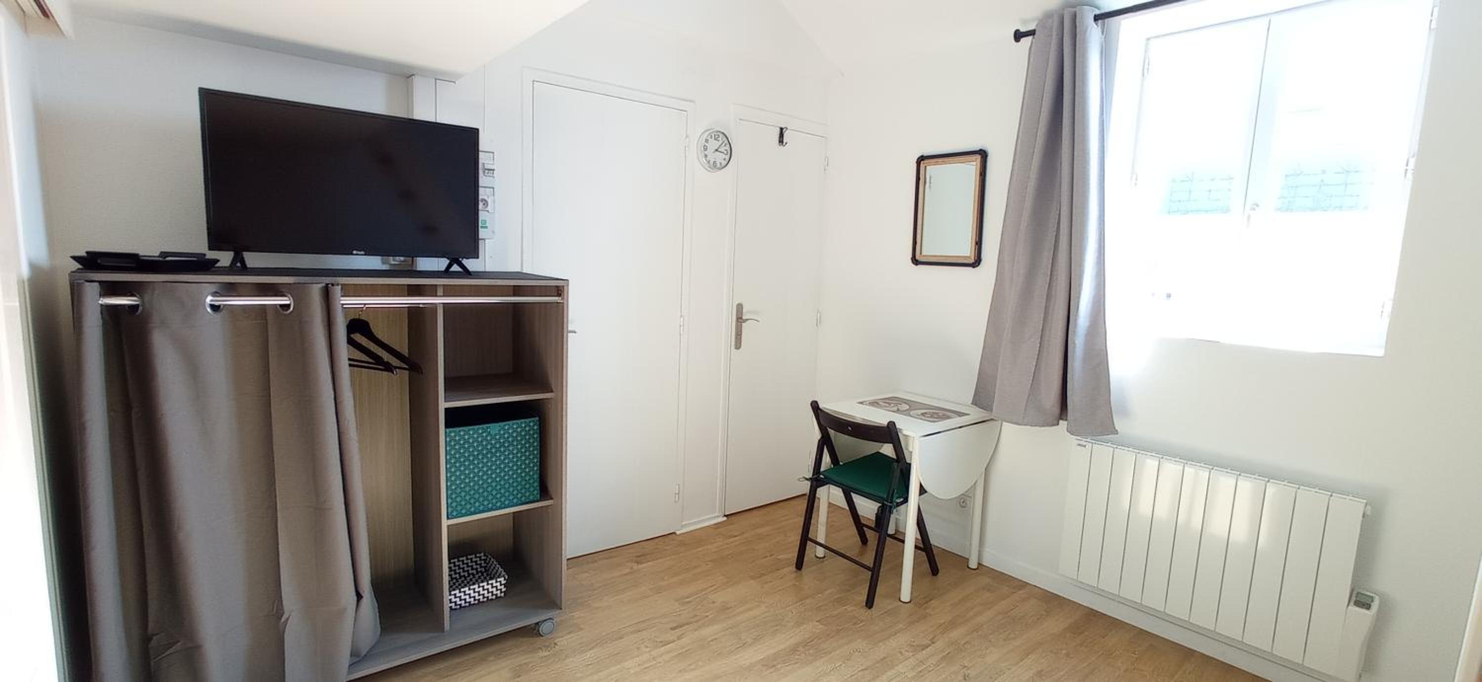 Studio - Split Level - Photo 9