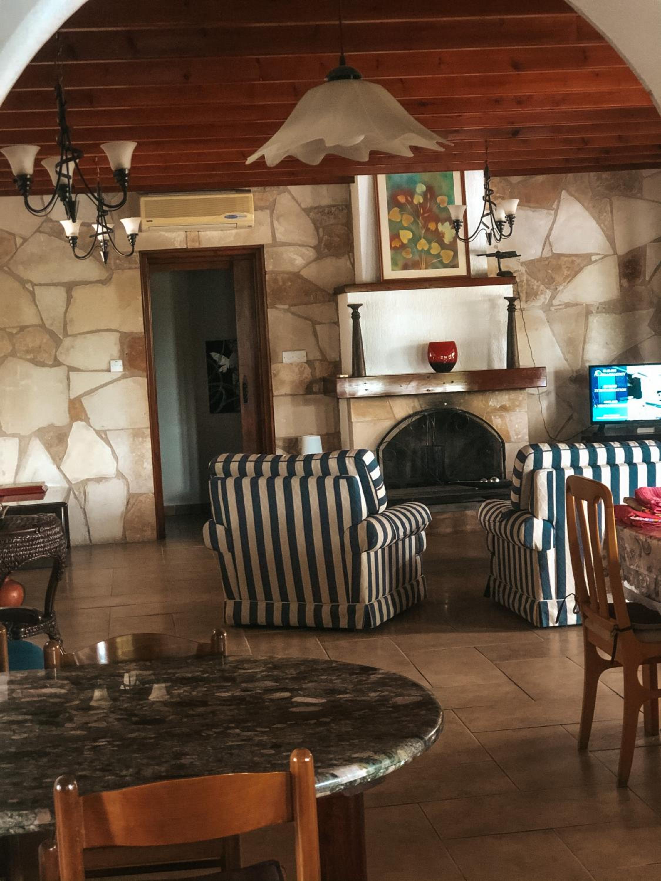 Villa with Private Pool - Photo 6