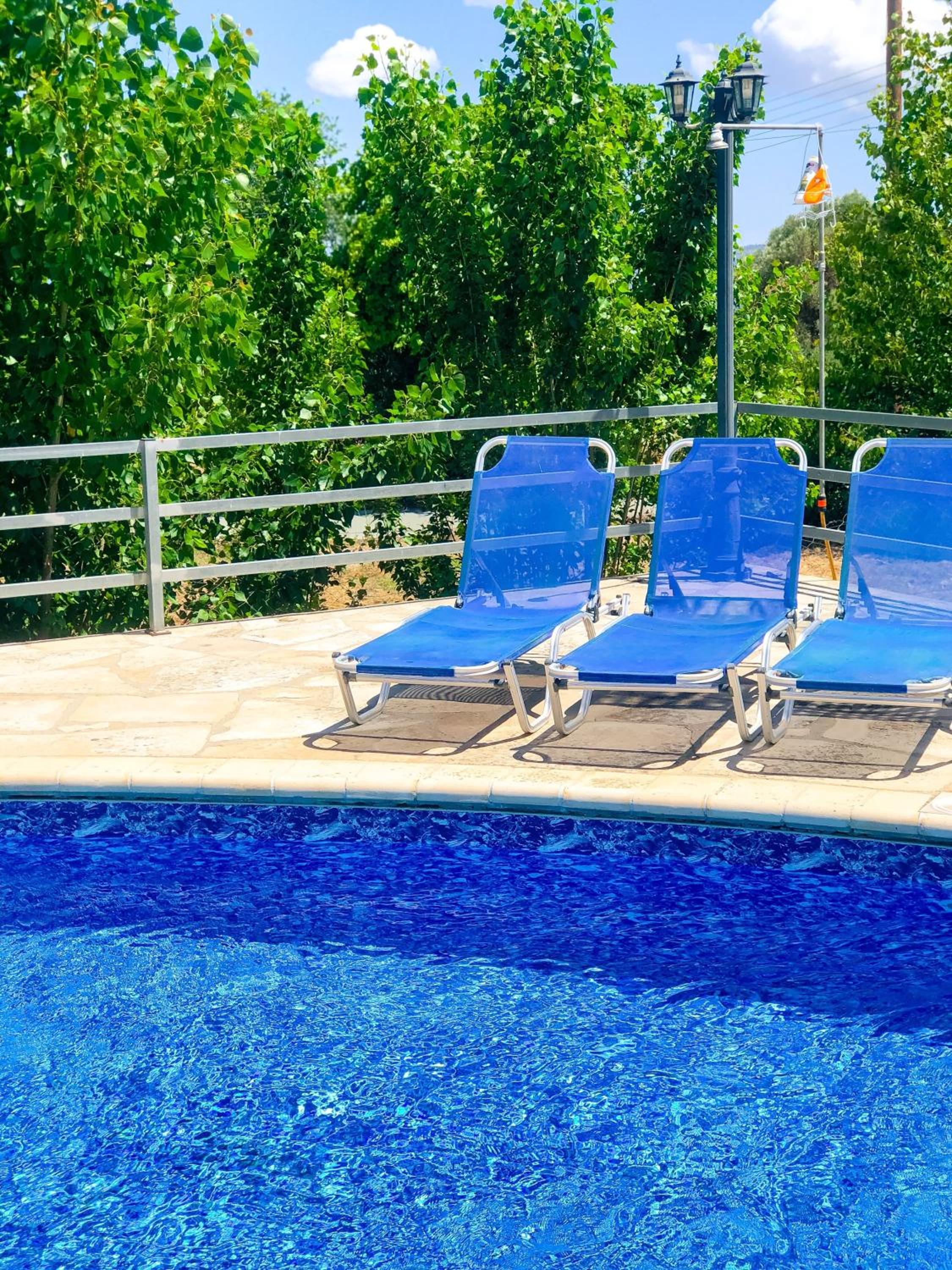 Villa with Private Pool - Photo 17