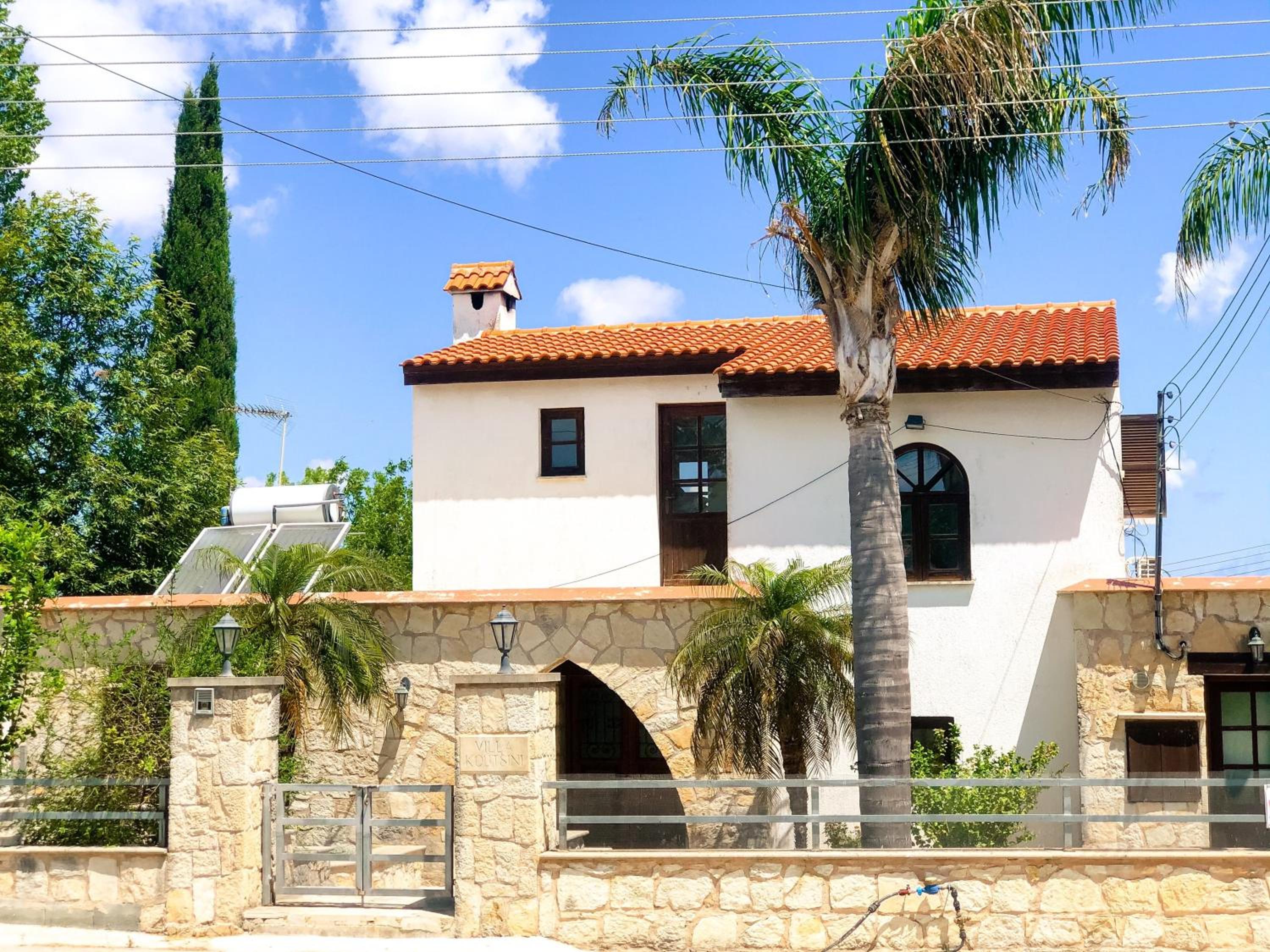 Villa with Private Pool - Photo 3