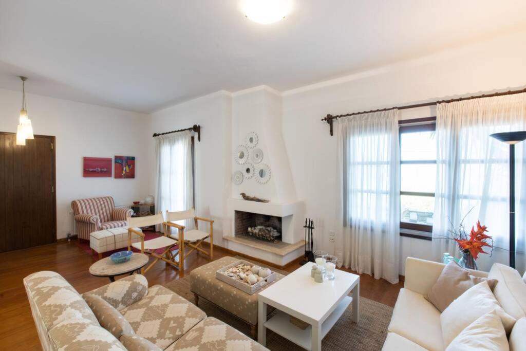Four-Bedroom House photo 3