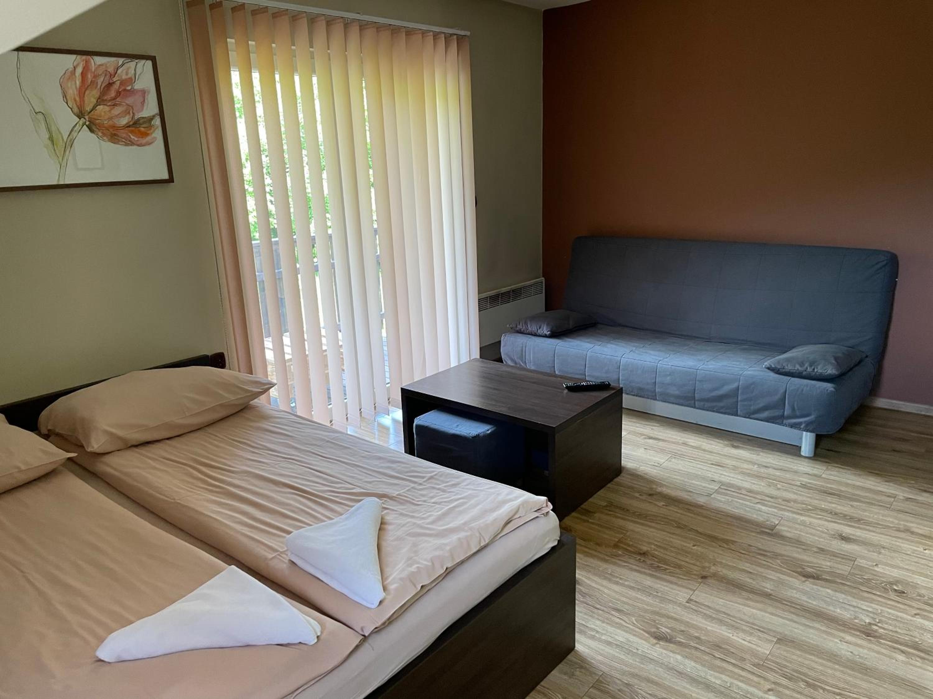 Quadruple Room with Terrace - Photo 19