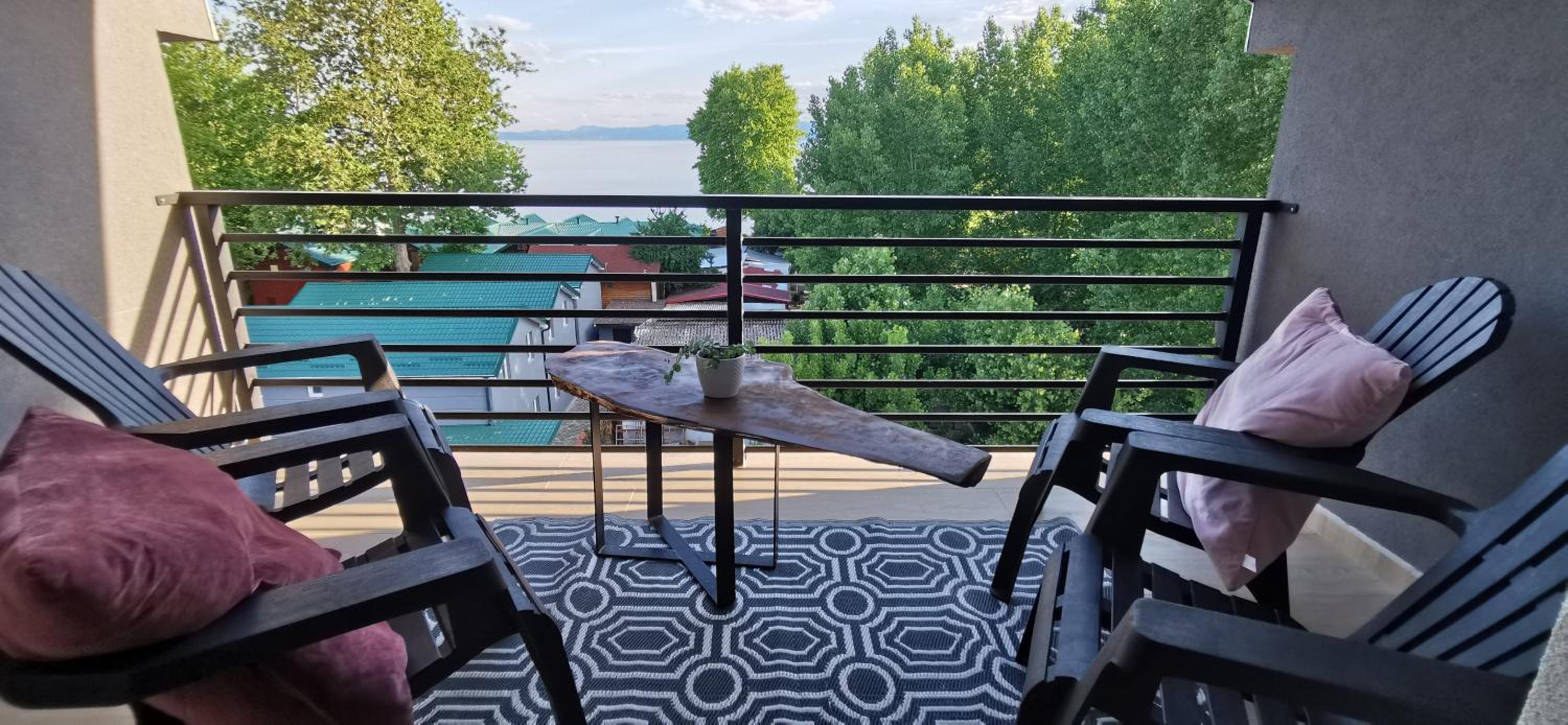 Suite with Lake View - Photo 7